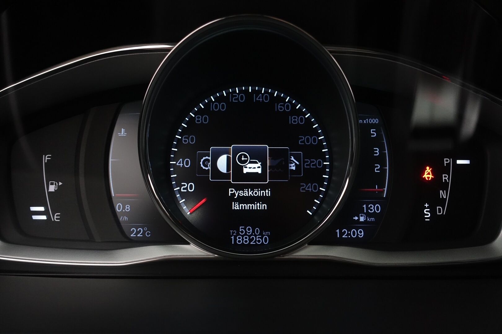 Volvo V60 Cross Country 2016 D3 Business Summum aut - | Juuri Huollettu! | Webasto | Koukku | Nahkasisusta | Muistipenkki | Navi | Vakkari | Suomi-auto | Kahdet renkaat aluvanteilla |