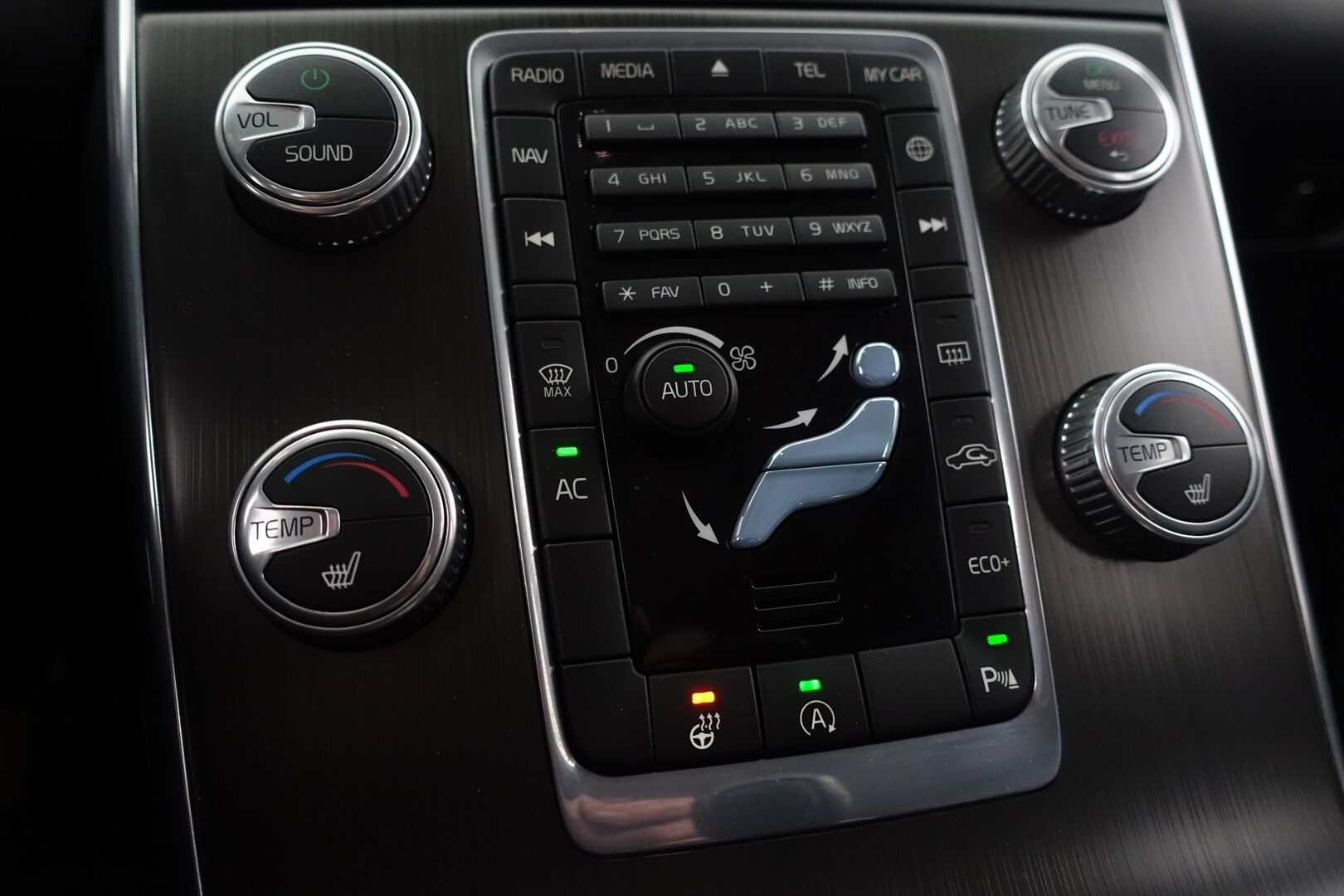 Volvo V60 Cross Country 2016 D3 Business Summum aut - | Juuri Huollettu! | Webasto | Koukku | Nahkasisusta | Muistipenkki | Navi | Vakkari | Suomi-auto | Kahdet renkaat aluvanteilla |