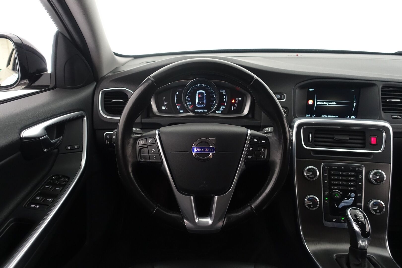 Volvo V60 Cross Country 2016 D3 Business Summum aut - | Juuri Huollettu! | Webasto | Koukku | Nahkasisusta | Muistipenkki | Navi | Vakkari | Suomi-auto | Kahdet renkaat aluvanteilla |