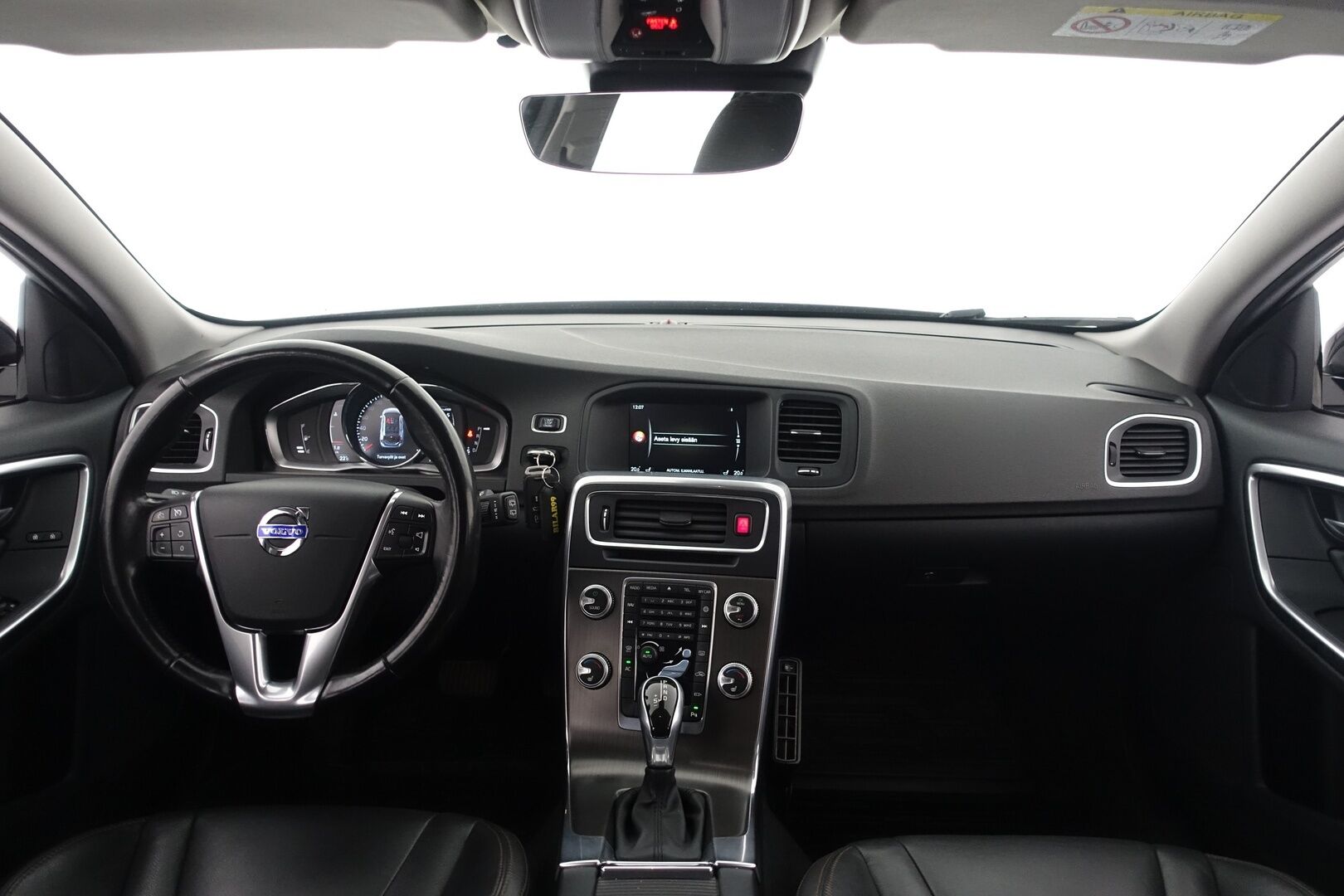Volvo V60 Cross Country 2016 D3 Business Summum aut - | Juuri Huollettu! | Webasto | Koukku | Nahkasisusta | Muistipenkki | Navi | Vakkari | Suomi-auto | Kahdet renkaat aluvanteilla |