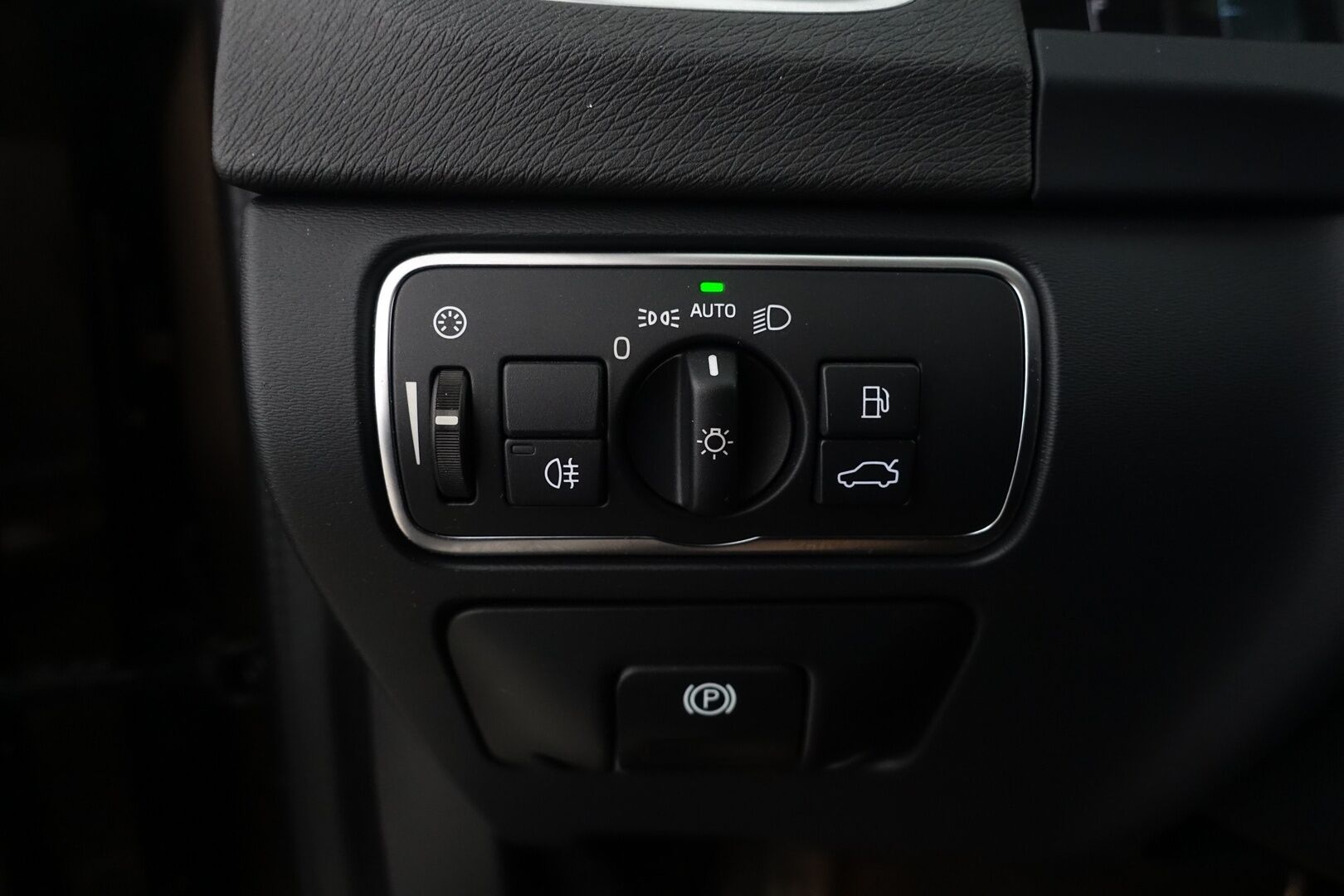Volvo V60 Cross Country 2016 D3 Business Summum aut - | Juuri Huollettu! | Webasto | Koukku | Nahkasisusta | Muistipenkki | Navi | Vakkari | Suomi-auto | Kahdet renkaat aluvanteilla |