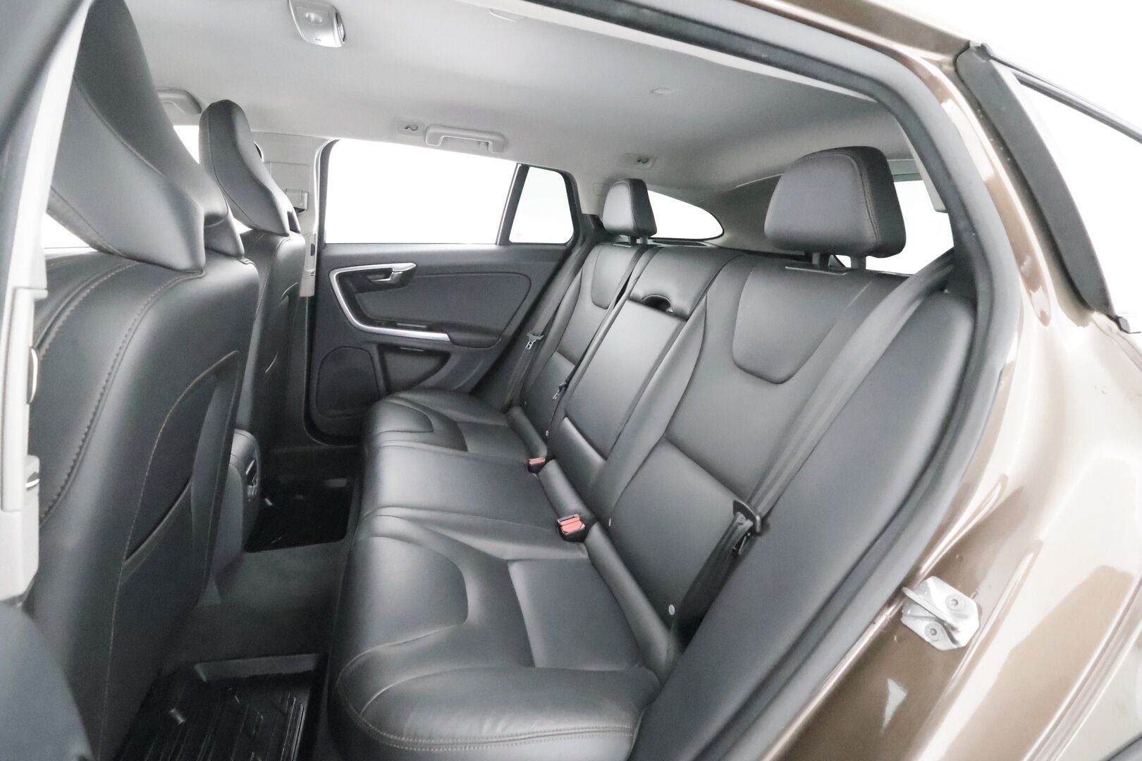 Volvo V60 Cross Country 2016 D3 Business Summum aut - | Webasto | Koukku | Nahkasisusta | Muistipenkki | Navi | Vakkari | Suomi-auto | Kahdet renkaat aluvanteilla |