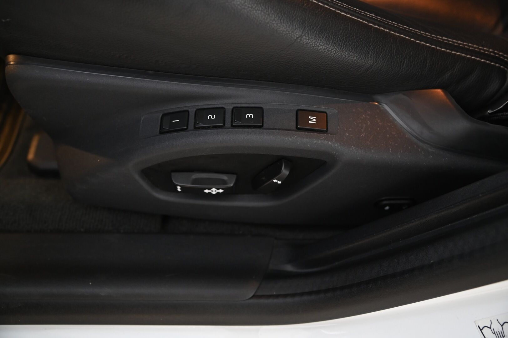 Volvo V60 2016 D4 Business Summum Edition aut - ACC | VOC | Koukku | Sähkönahat muistilla | Näytöt takana | Digimittari | Ratinlämmitin | 