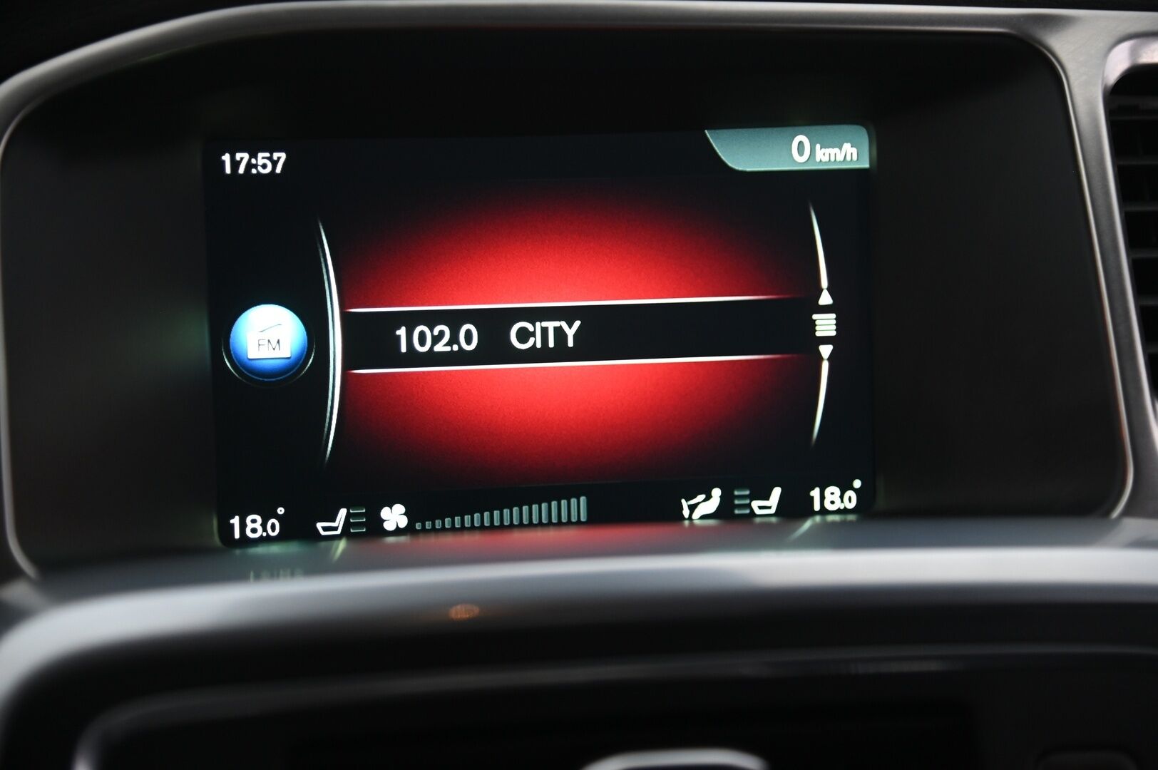 Volvo V60 2016 D4 Business Summum Edition aut - ACC | VOC | Koukku | Sähkönahat muistilla | Näytöt takana | Digimittari | Ratinlämmitin | 