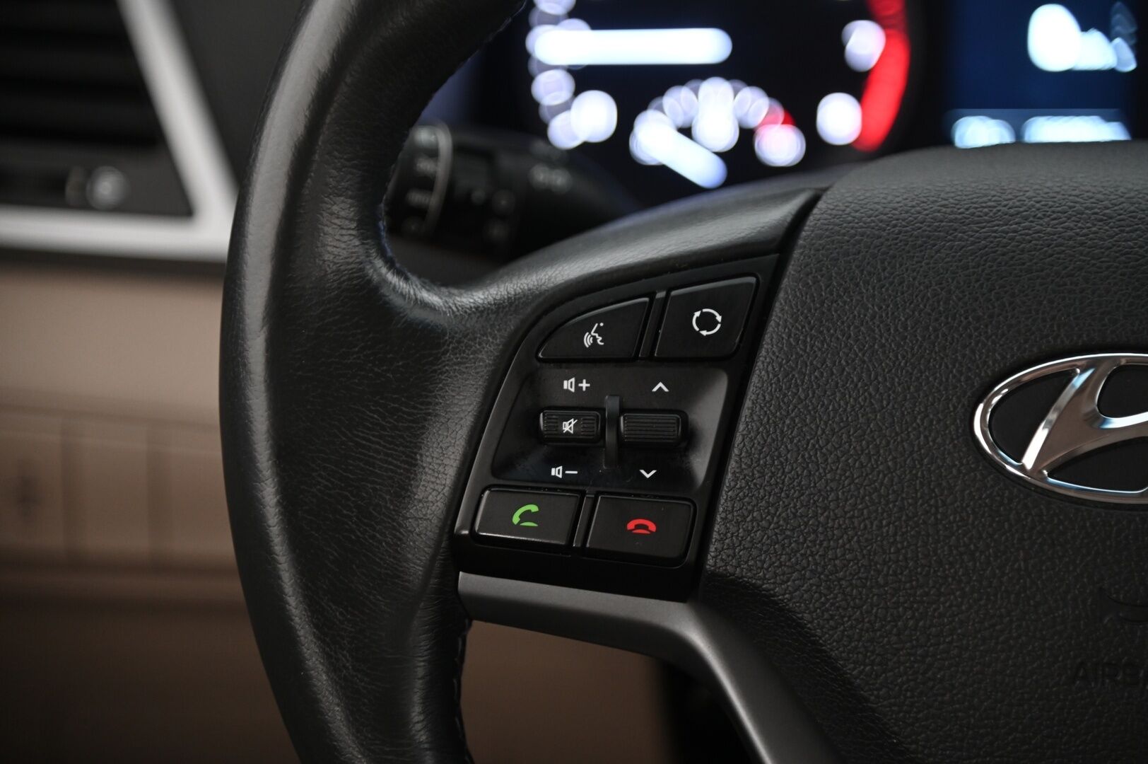 Hyundai Tucson 2016 1,6 6MT ISG Classic *Lohkolämmitin sisäpuhaltimella / Parkkitutka / BT* - *Suomi-auto / Ratinlämmitin / Lohkolämmitin*