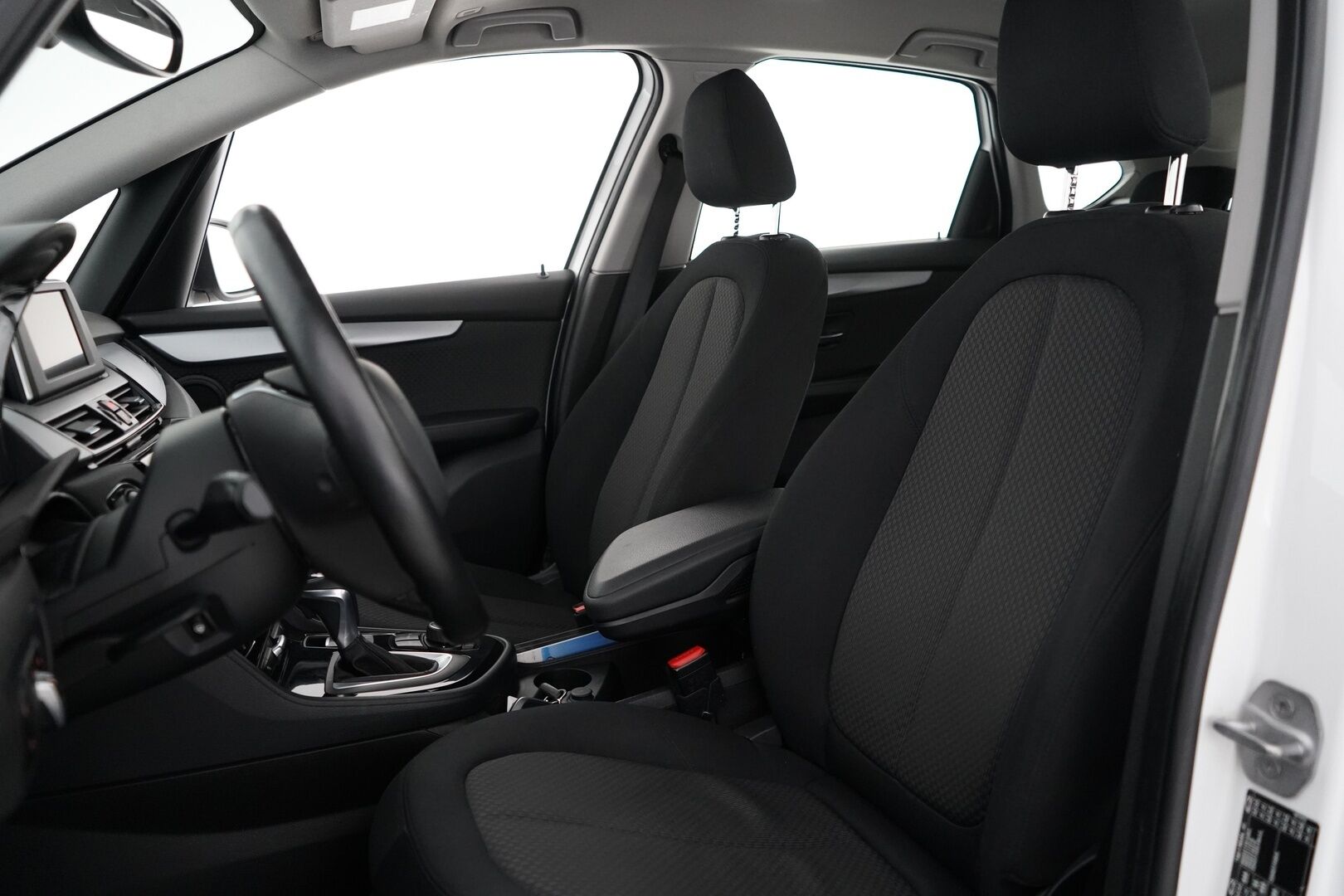 BMW 218 2016 F45 Active Tourer 218i A Business *S.Luukku / Tutkat / Cruise* - Suomi-auto / Kahdet hyvät renkaat vanteilla