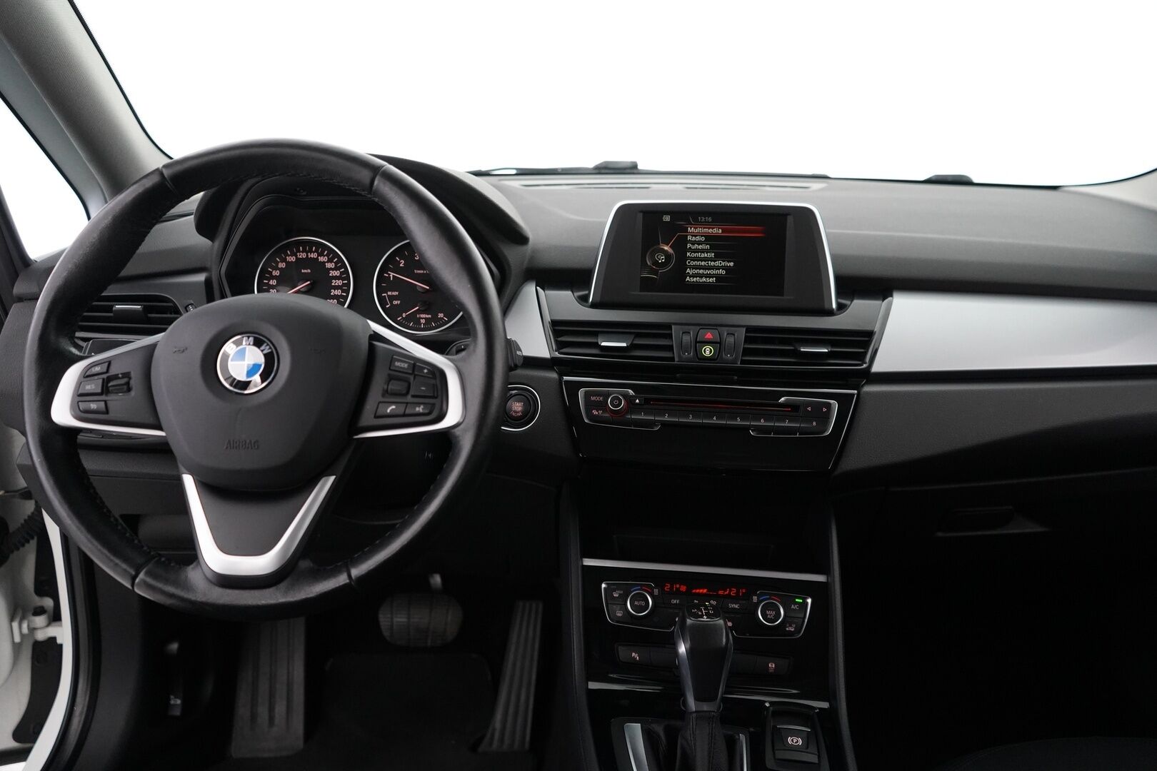 BMW 218 2016 F45 Active Tourer 218i A Business *S.Luukku / Tutkat / Cruise* - Suomi-auto / Kahdet hyvät renkaat vanteilla