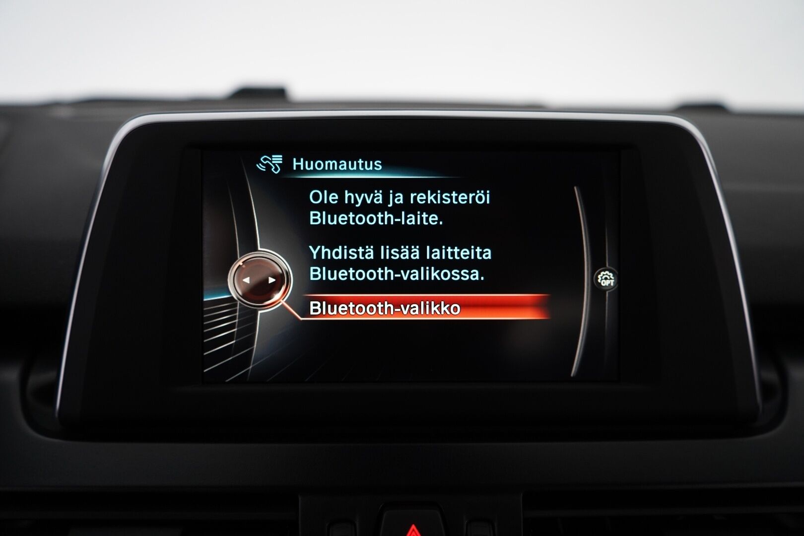 BMW 218 2016 F45 Active Tourer 218i A Business *S.Luukku / Tutkat / Cruise* - Suomi-auto / Kahdet hyvät renkaat vanteilla
