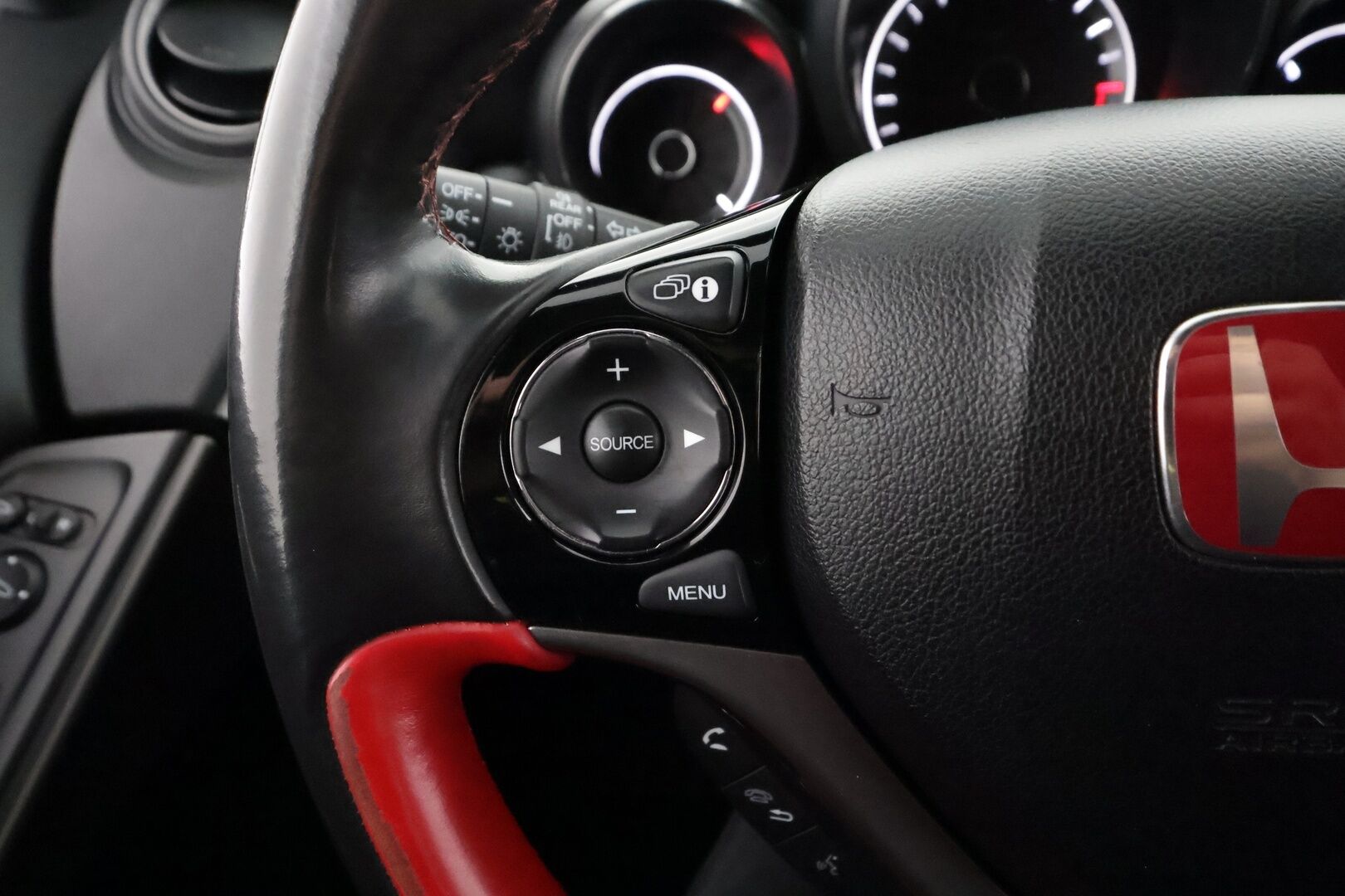 Honda Civic 2016 5D 2,0 Type-R GT - | Lohkolämmitin | Vakkari | Navi | Kaistavahti | P.kamera | LED | Kahdet renkaat | Suomi-auto |