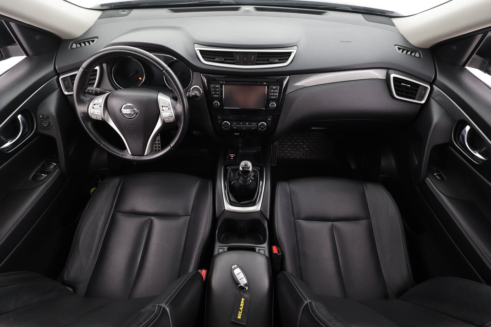 Nissan X-Trail 2016 DIG-T 163 Tekna 2WD 6 MT Moonroof E6 * Vakkari / Lohko&Sisä / Koukku / 360-Kamera / Sähköpenkit / Panorama * - Suomi-auto / Kahdet renkaat