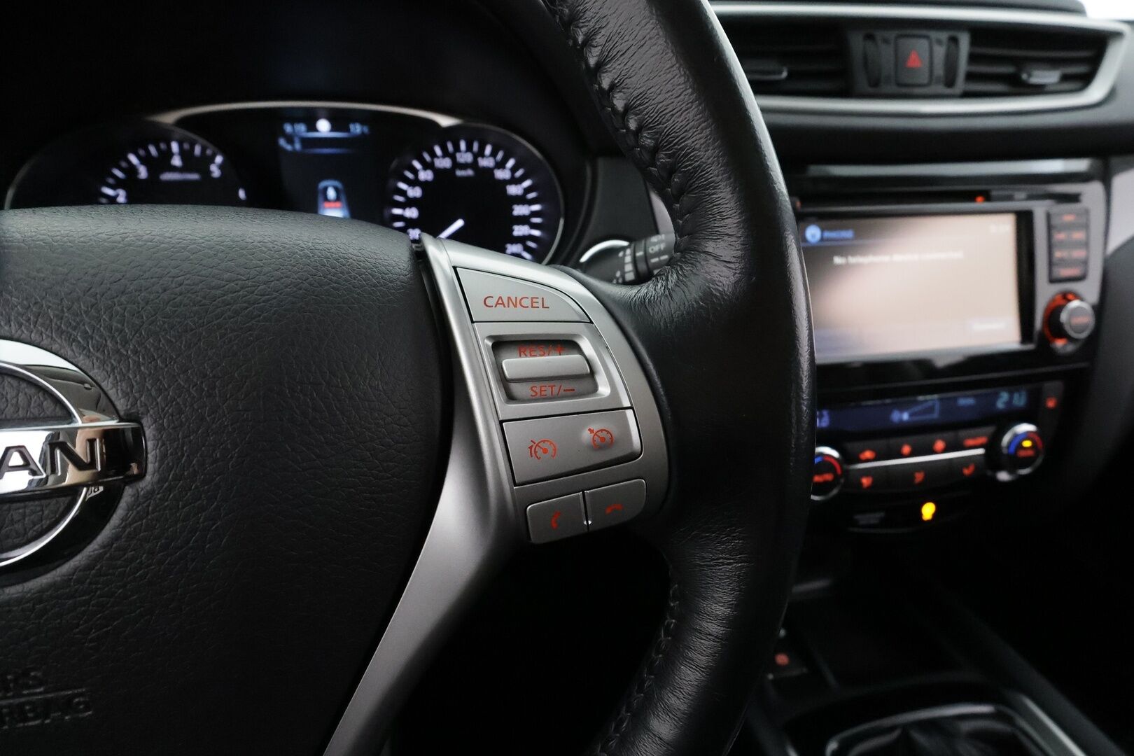 Nissan X-Trail 2016 DIG-T 163 Tekna 2WD 6 MT Moonroof E6 * Vakkari / Lohko&Sisä / Koukku / 360-Kamera / Sähköpenkit / Panorama * - Suomi-auto / Kahdet renkaat