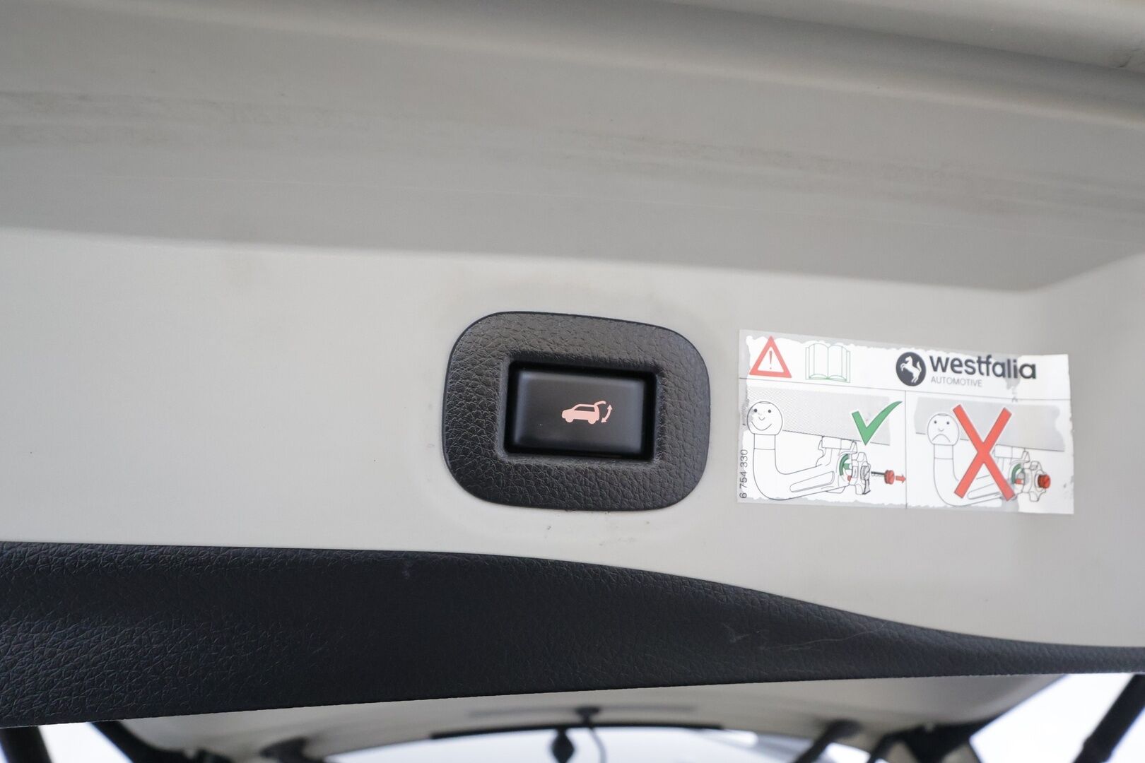 Nissan X-Trail 2016 DIG-T 163 Tekna 2WD 6 MT Moonroof E6 * Vakkari / Lohko&Sisä / Koukku / 360-Kamera / Sähköpenkit / Panorama * - Suomi-auto / Kahdet renkaat