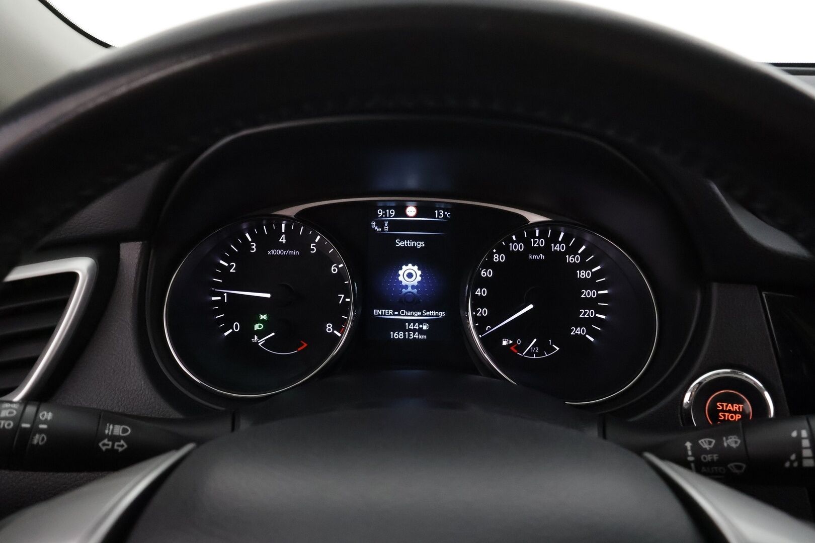 Nissan X-Trail 2016 DIG-T 163 Tekna 2WD 6 MT Moonroof E6 * Vakkari / Lohko&Sisä / Koukku / 360-Kamera / Sähköpenkit / Panorama * - Suomi-auto / Kahdet renkaat