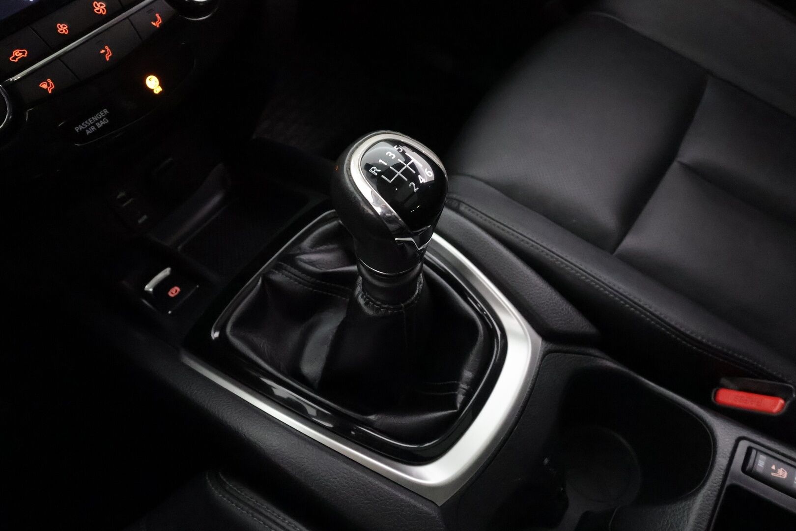 Nissan X-Trail 2016 DIG-T 163 Tekna 2WD 6 MT Moonroof E6 * Vakkari / Lohko&Sisä / Koukku / 360-Kamera / Sähköpenkit / Panorama * - Suomi-auto / Kahdet renkaat - HULLUT AVAJAISHULINAT KORKOTARJOUS 3,29 %