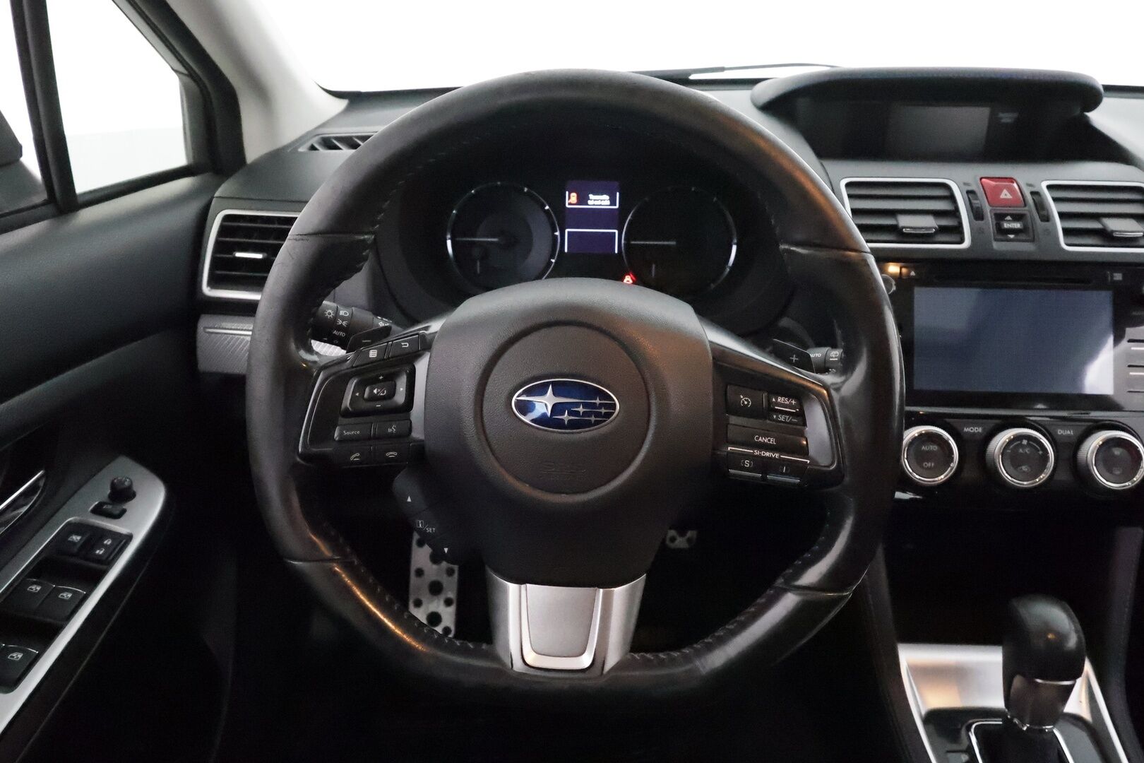 Subaru Levorg 2016 1,6i GT-S CVT **Lasikattoluukku / Koukku / P.Kamera / Nahkaverhoilu / Katveavustin / Navi / Vakkari** - Kahdet Renkaat