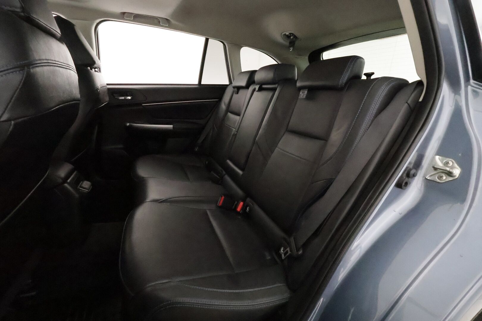 Subaru Levorg 2016 1,6i GT-S CVT **Lasikattoluukku / Koukku / P.Kamera / Nahkaverhoilu / Katveavustin / Navi / Vakkari** - Kahdet Renkaat