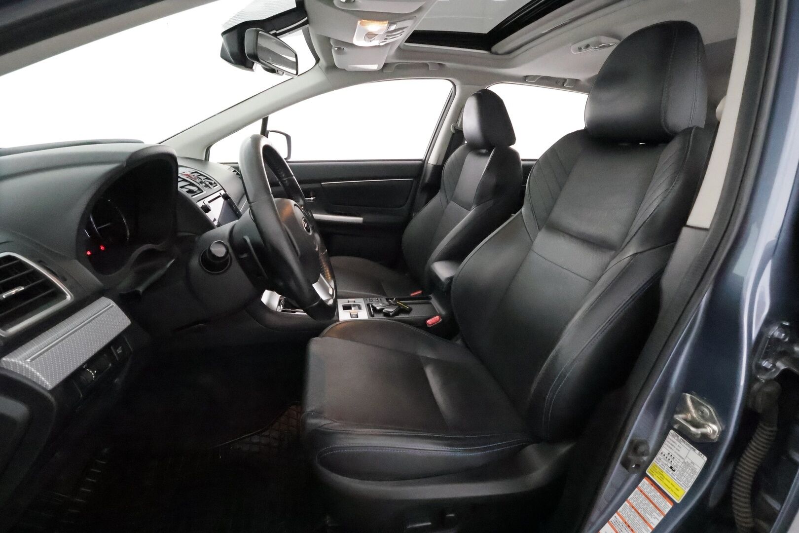 Subaru Levorg 2016 1,6i GT-S CVT **Lasikattoluukku / Koukku / P.Kamera / Nahkaverhoilu / Katveavustin / Navi / Vakkari** - Kahdet Renkaat