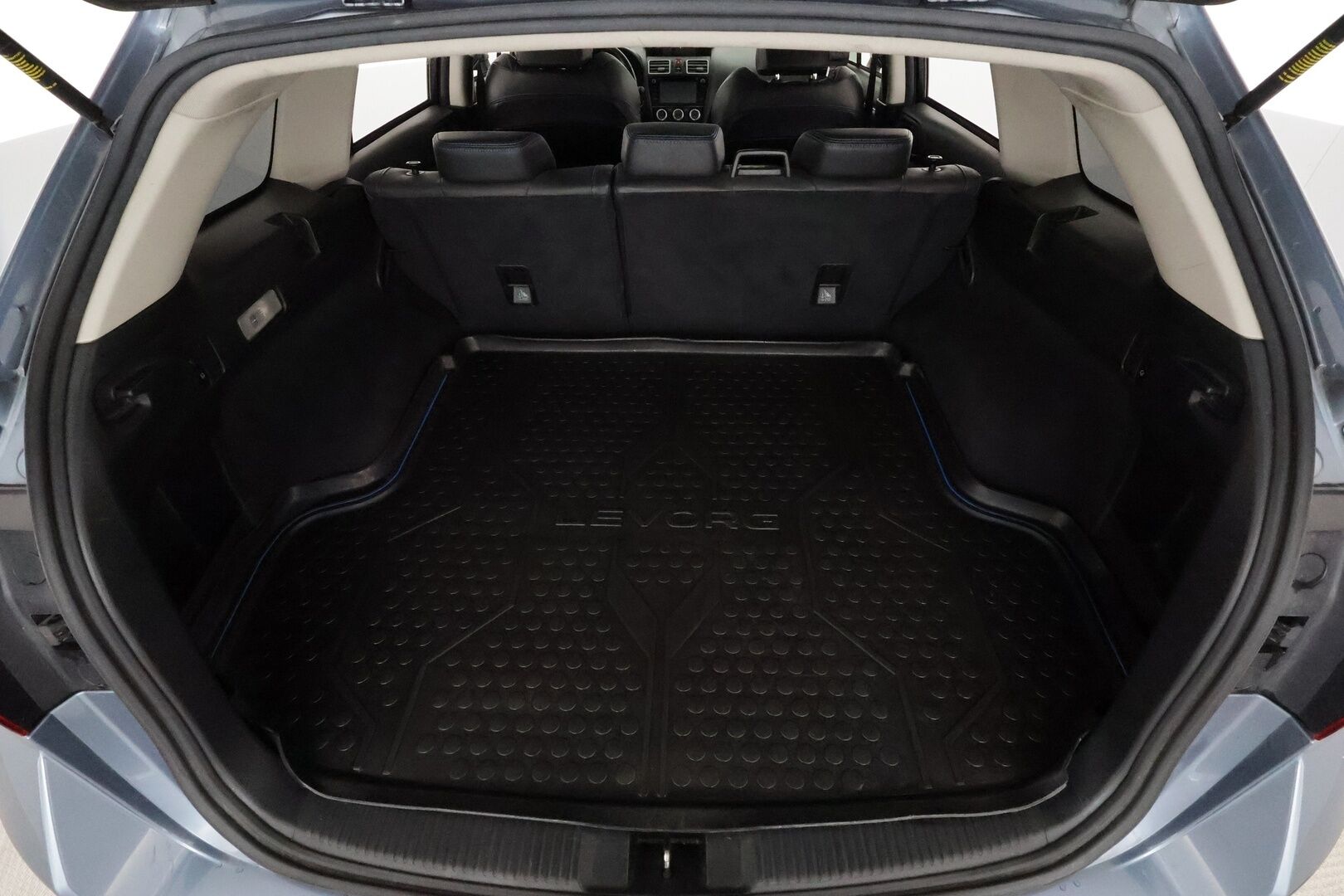 Subaru Levorg 2016 1,6i GT-S CVT **Lasikattoluukku / Koukku / P.Kamera / Nahkaverhoilu / Katveavustin / Navi / Vakkari** - Kahdet Renkaat