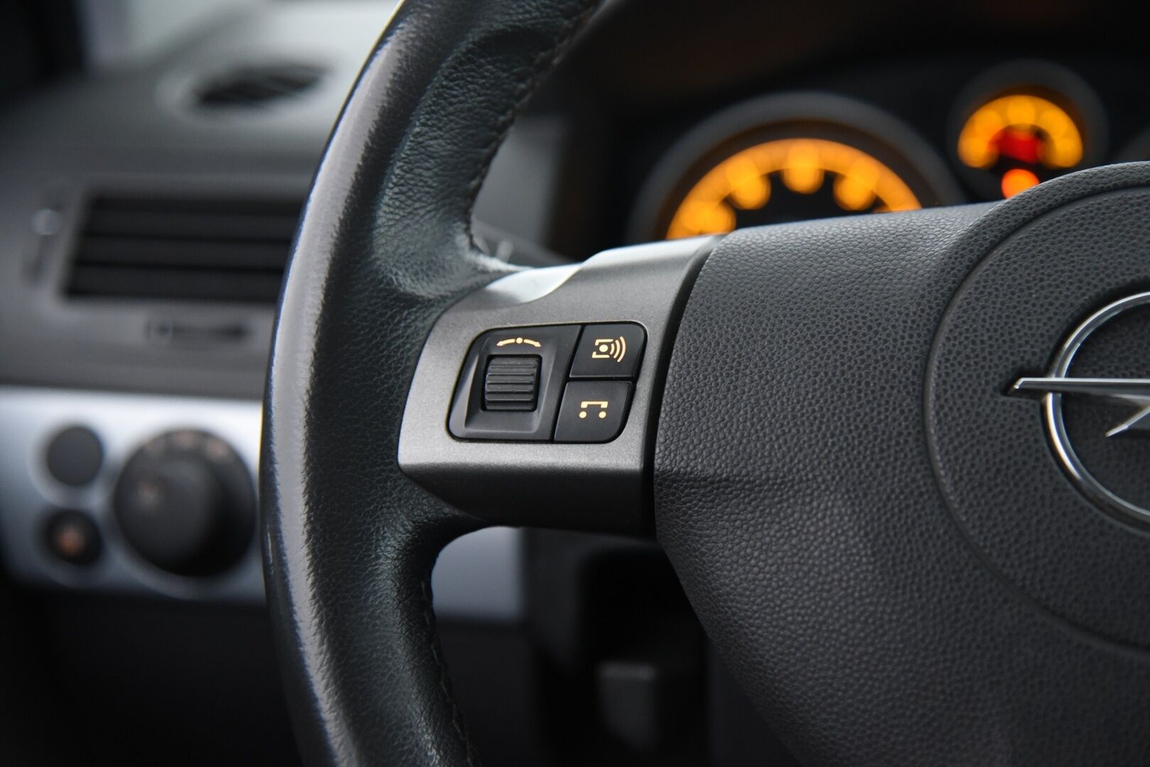 Opel Astra 2007 5D ASTRA STW 1.8 // Tämä auto myydään YritysOutlet -valikoimasta vain yritykselle - 2x hyvät renkaat / Tilava & Käytännöllinen !