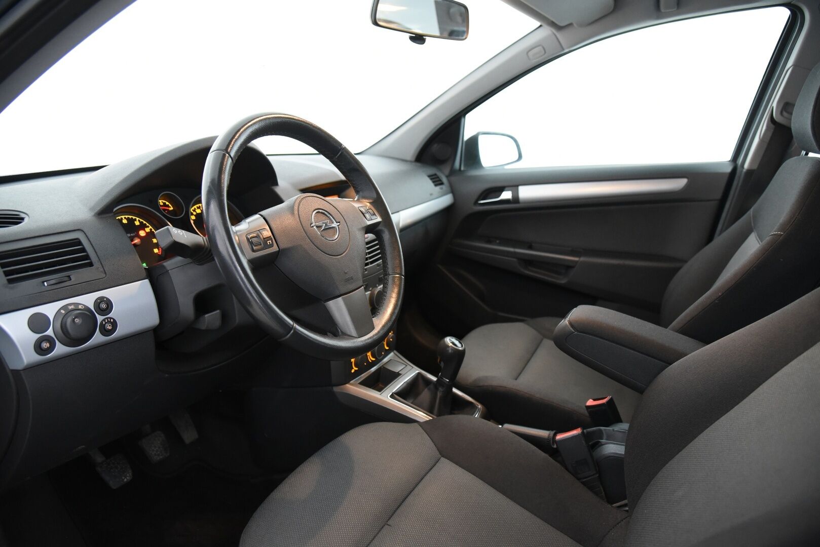 Opel Astra 2007 5D ASTRA STW 1.8 // Tämä auto myydään YritysOutlet -valikoimasta vain yritykselle - 2x hyvät renkaat / Tilava & Käytännöllinen !