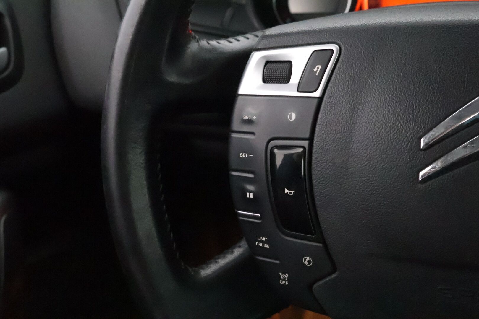 Citroen C5 2008 HDi 136 Confort Sedan Automaatti MYYDÄÄN HUUTOKAUPAT.COM!