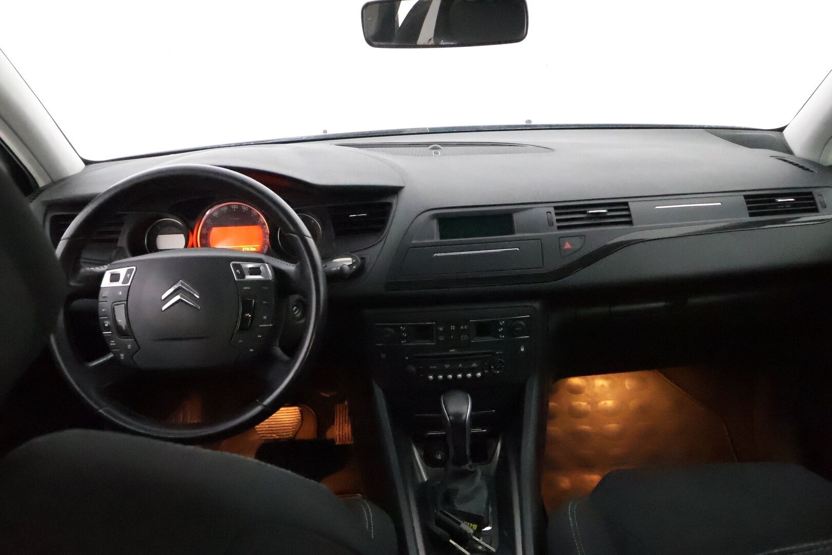 Citroen C5 2008 HDi 136 Confort Sedan Automaatti MYYDÄÄN HUUTOKAUPAT.COM!