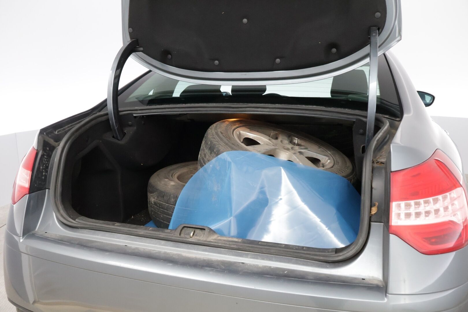 Citroen C5 2008 HDi 136 Confort Sedan Automaatti MYYDÄÄN HUUTOKAUPAT.COM!