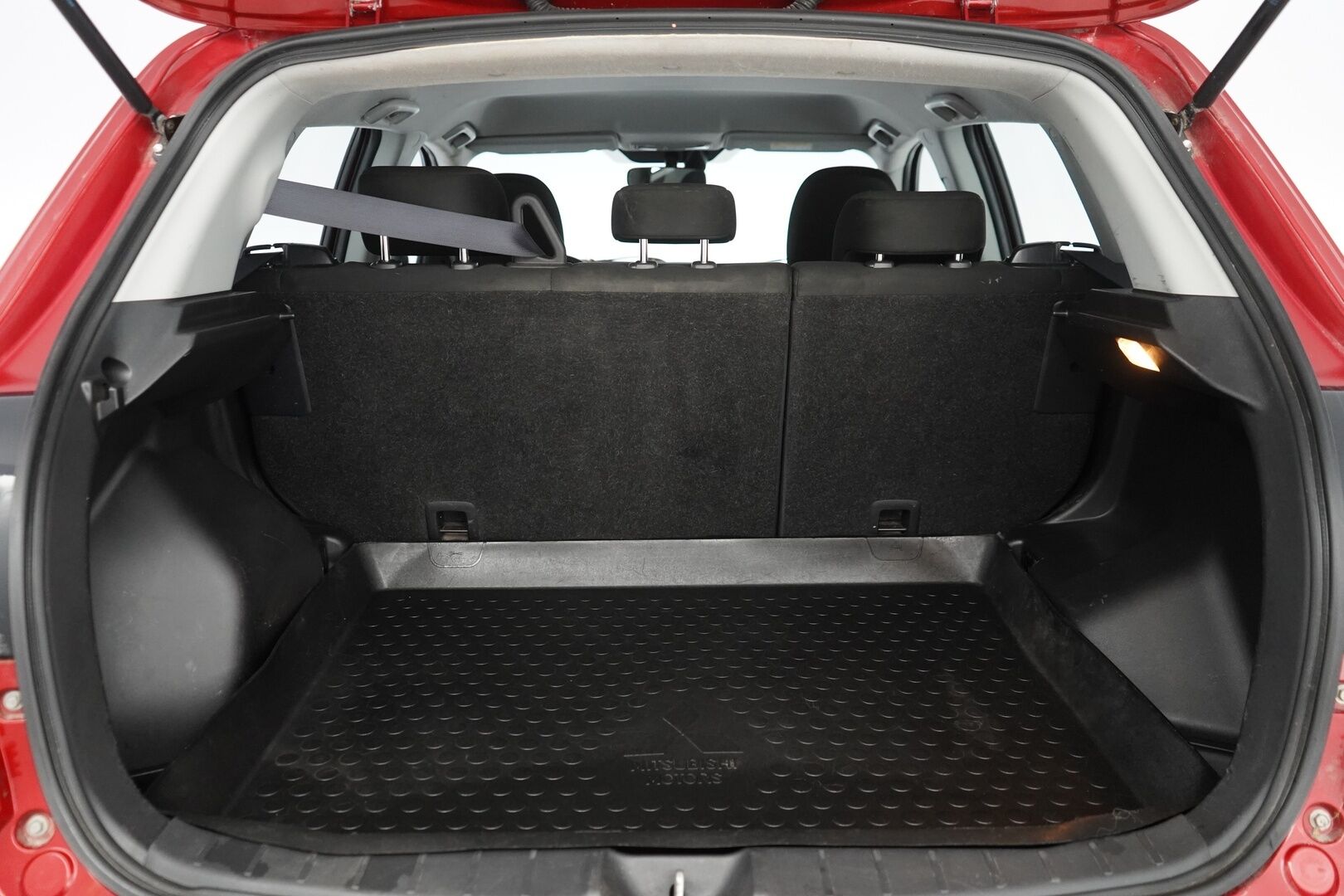 Mitsubishi ASX 2016 1.6 MIVEC Invite 5MT *Lohko + sisäpistoke / Vakkari / Metalliväri* - Suomi-auto / 107,5tkm Viimeisin huolto / Kahdet renkaat