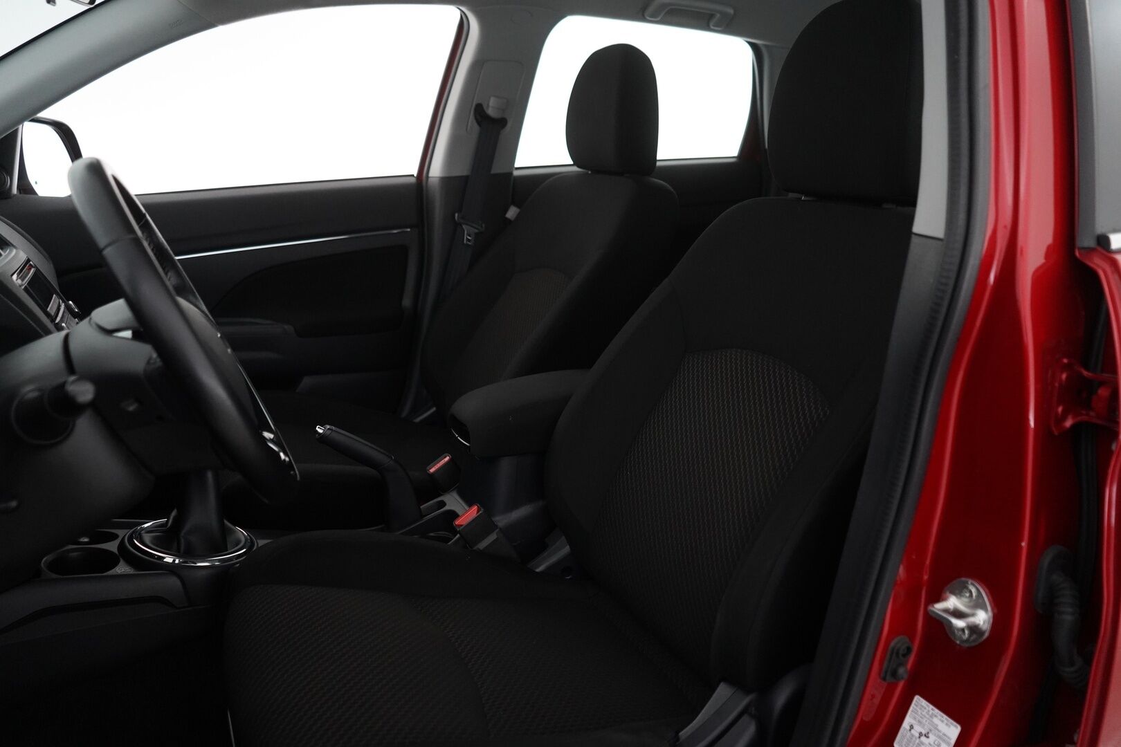 Mitsubishi ASX 2016 1.6 MIVEC Invite 5MT *Lohko + sisäpistoke / Vakkari / Metalliväri* - Suomi-auto / 107,5tkm Viimeisin huolto / Kahdet renkaat