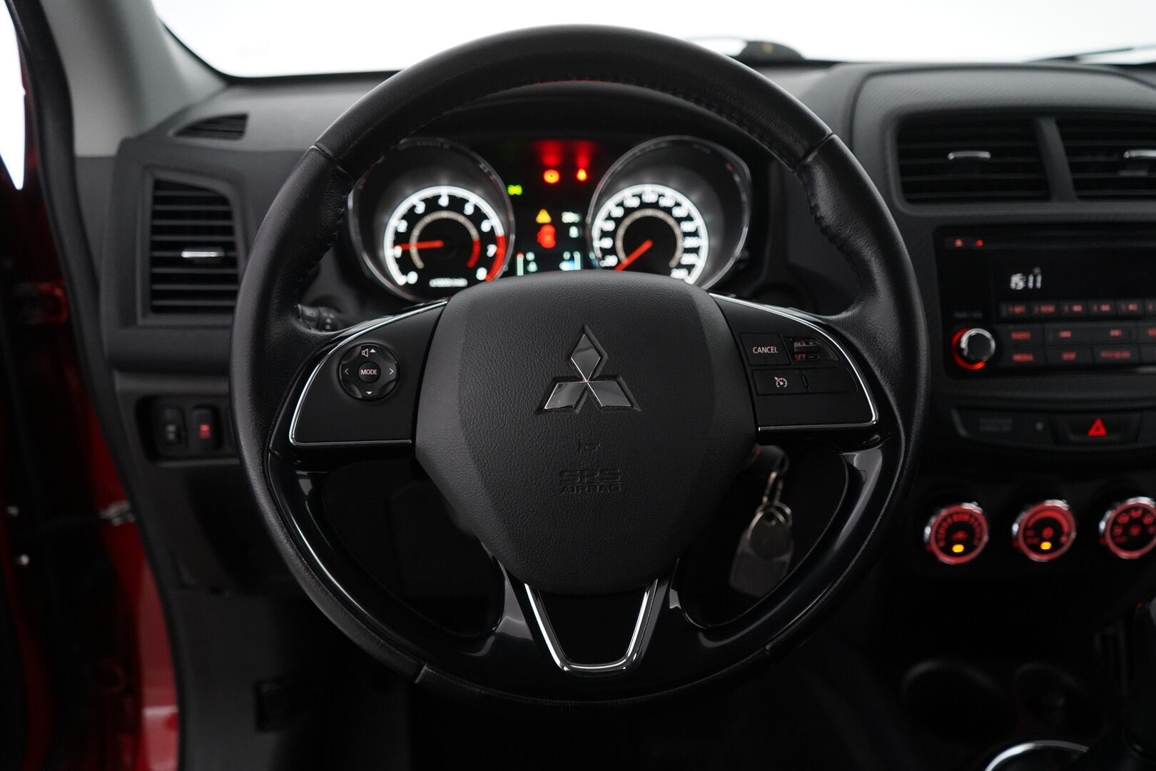 Mitsubishi ASX 2016 1.6 MIVEC Invite 5MT *Lohko + sisäpistoke / Vakkari / Metalliväri* - Suomi-auto / 107,5tkm Viimeisin huolto / Kahdet renkaat