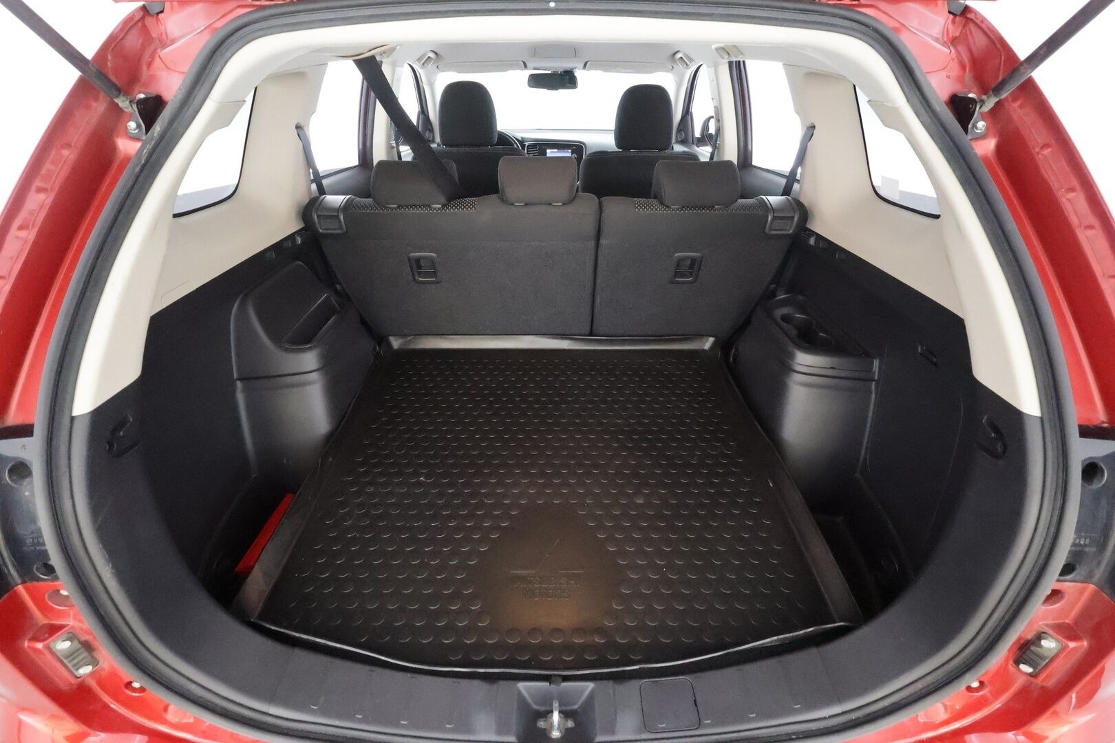 Mitsubishi Outlander 2016 2,0 MIVEC Intense CVT 2WD 5P - | Lohkolämmitin | Vakkari | P.Kamera | Facelift | Bluetooth | Rattivaihteet | Kahdet renkaat | Suomi-auto | 