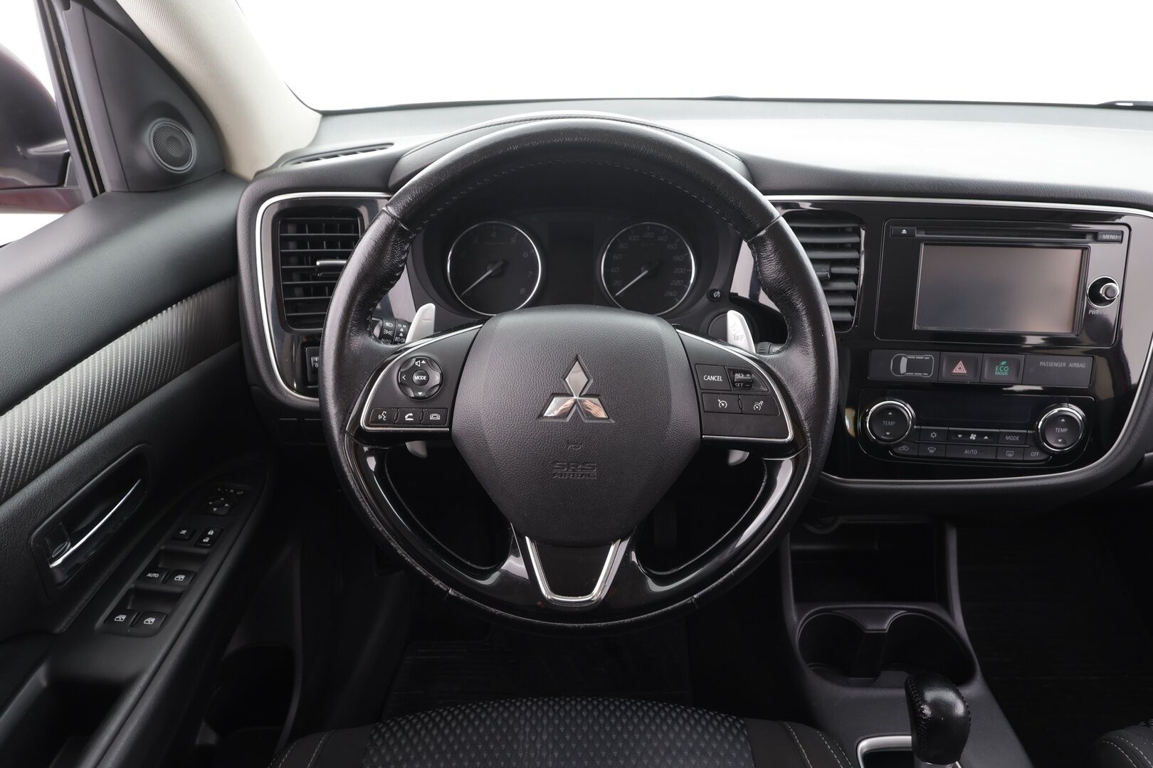 Mitsubishi Outlander 2016 2,0 MIVEC Intense CVT 2WD 5P - | Lohkolämmitin | Vakkari | P.Kamera | Facelift | Bluetooth | Rattivaihteet | Kahdet renkaat | Suomi-auto | 