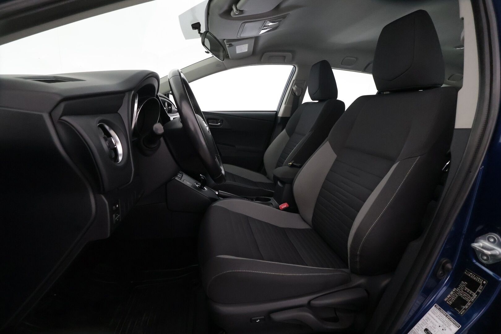 Toyota Auris 2016 Touring Sports 1,8 Hybrid Active - | Lohkolämmitin | LED | P.kamera | Vakkari | Navi | Facelift | 1-om Suomi-auto | Kahdet renkaat |