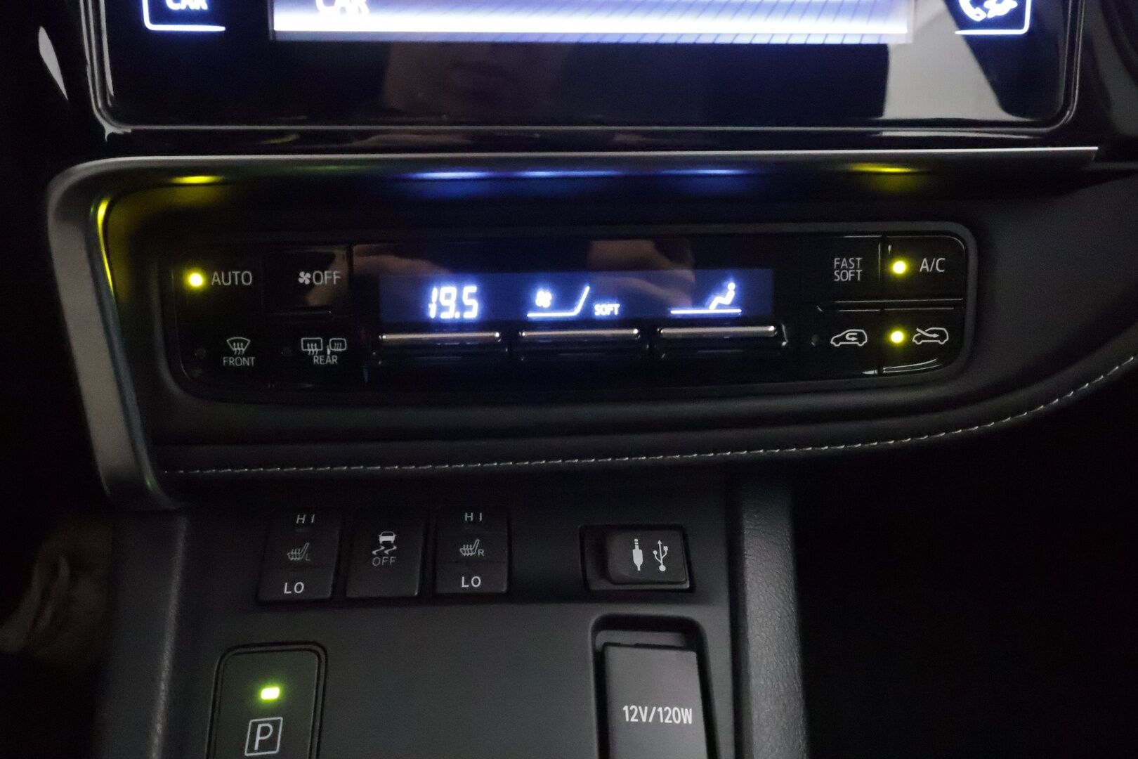 Toyota Auris 2016 Touring Sports 1,8 Hybrid Active - | Lohkolämmitin | LED | P.kamera | Vakkari | Navi | Facelift | 1-om Suomi-auto | Kahdet renkaat |