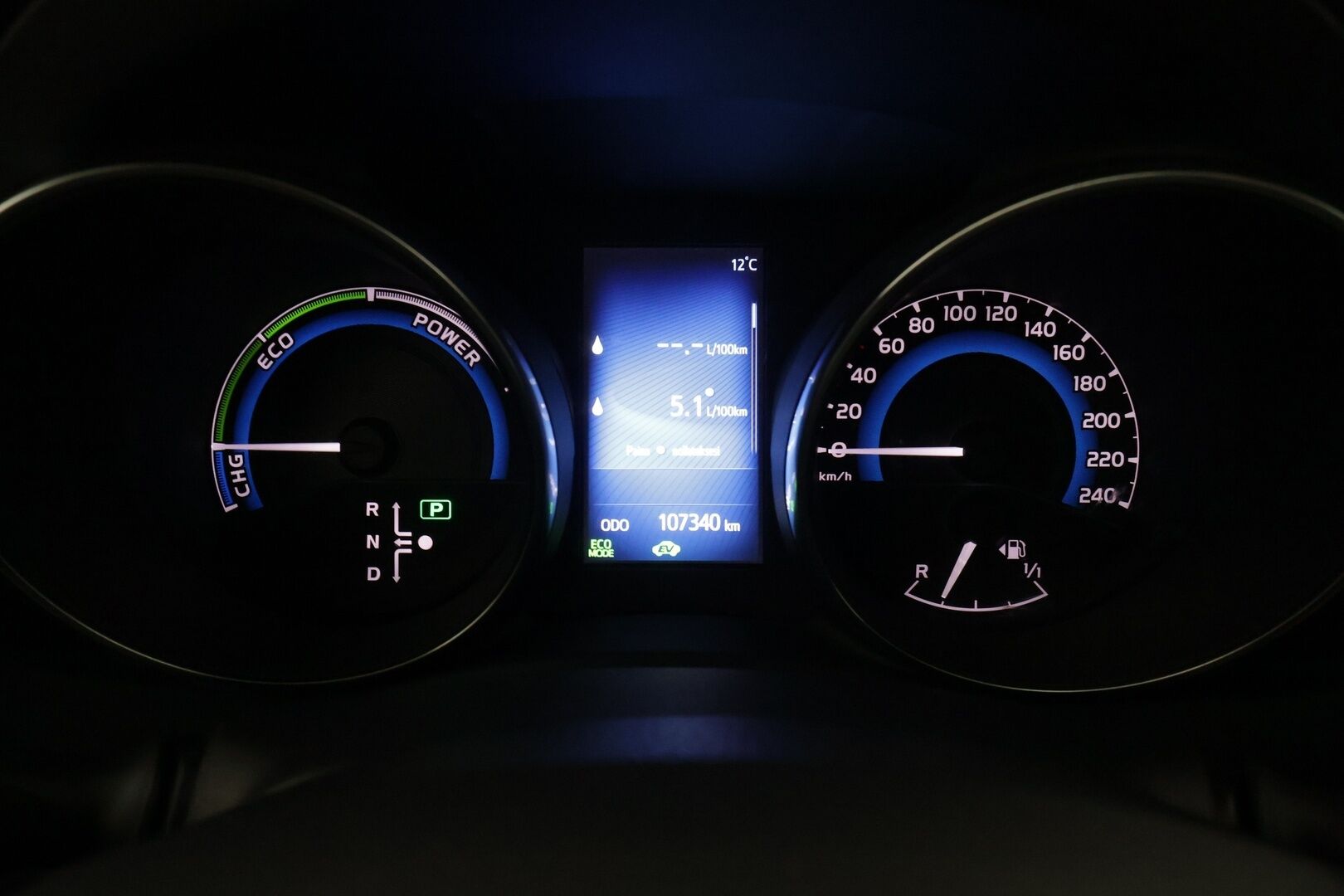 Toyota Auris 2016 Touring Sports 1,8 Hybrid Active - | Lohkolämmitin | LED | P.kamera | Vakkari | Navi | Facelift | 1-om Suomi-auto | Kahdet renkaat |