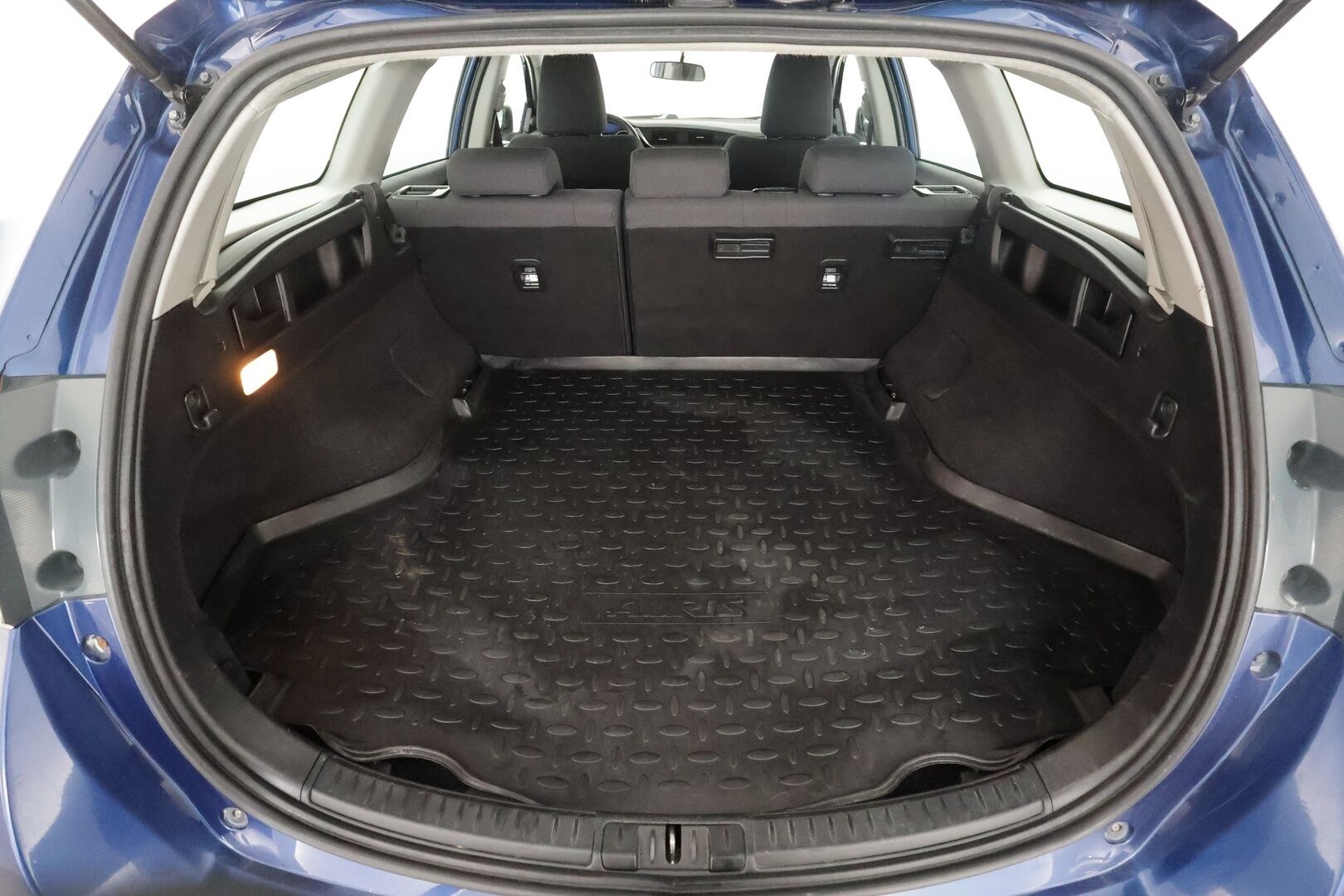 Toyota Auris 2016 Touring Sports 1,8 Hybrid Active - | Lohkolämmitin | LED | P.kamera | Vakkari | Navi | Facelift | 1-om Suomi-auto | Kahdet renkaat |