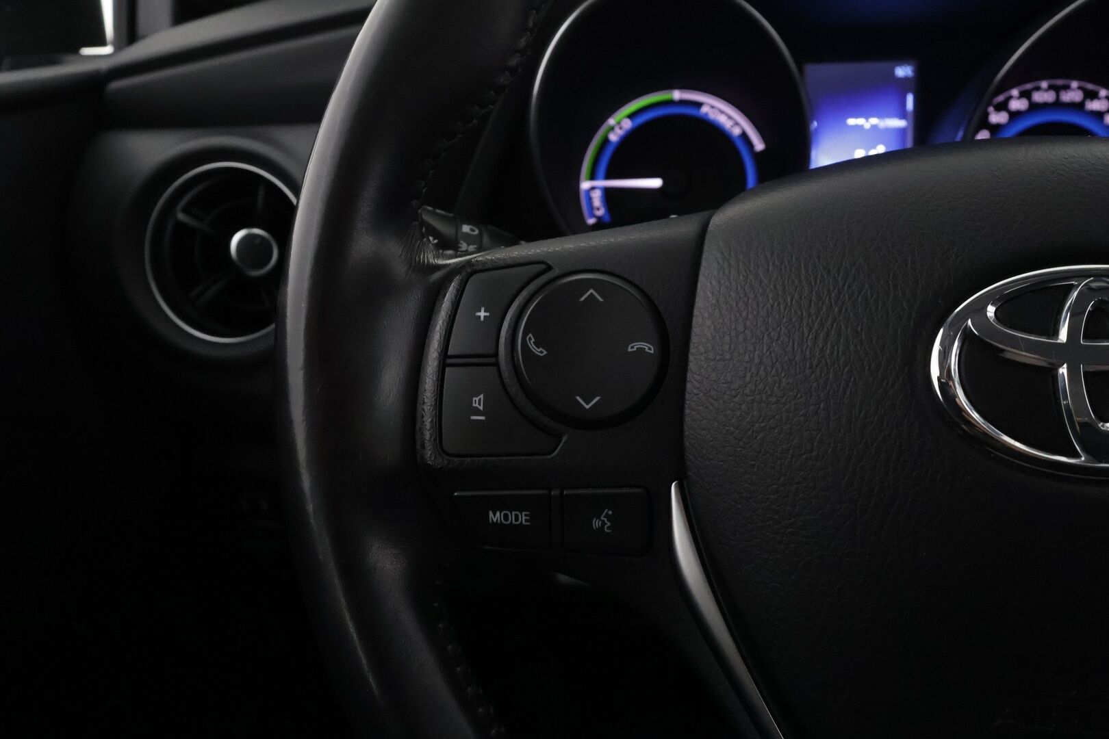 Toyota Auris 2016 Touring Sports 1,8 Hybrid Active - | Lohkolämmitin | LED | P.kamera | Vakkari | Navi | Facelift | 1-om Suomi-auto | Kahdet renkaat |