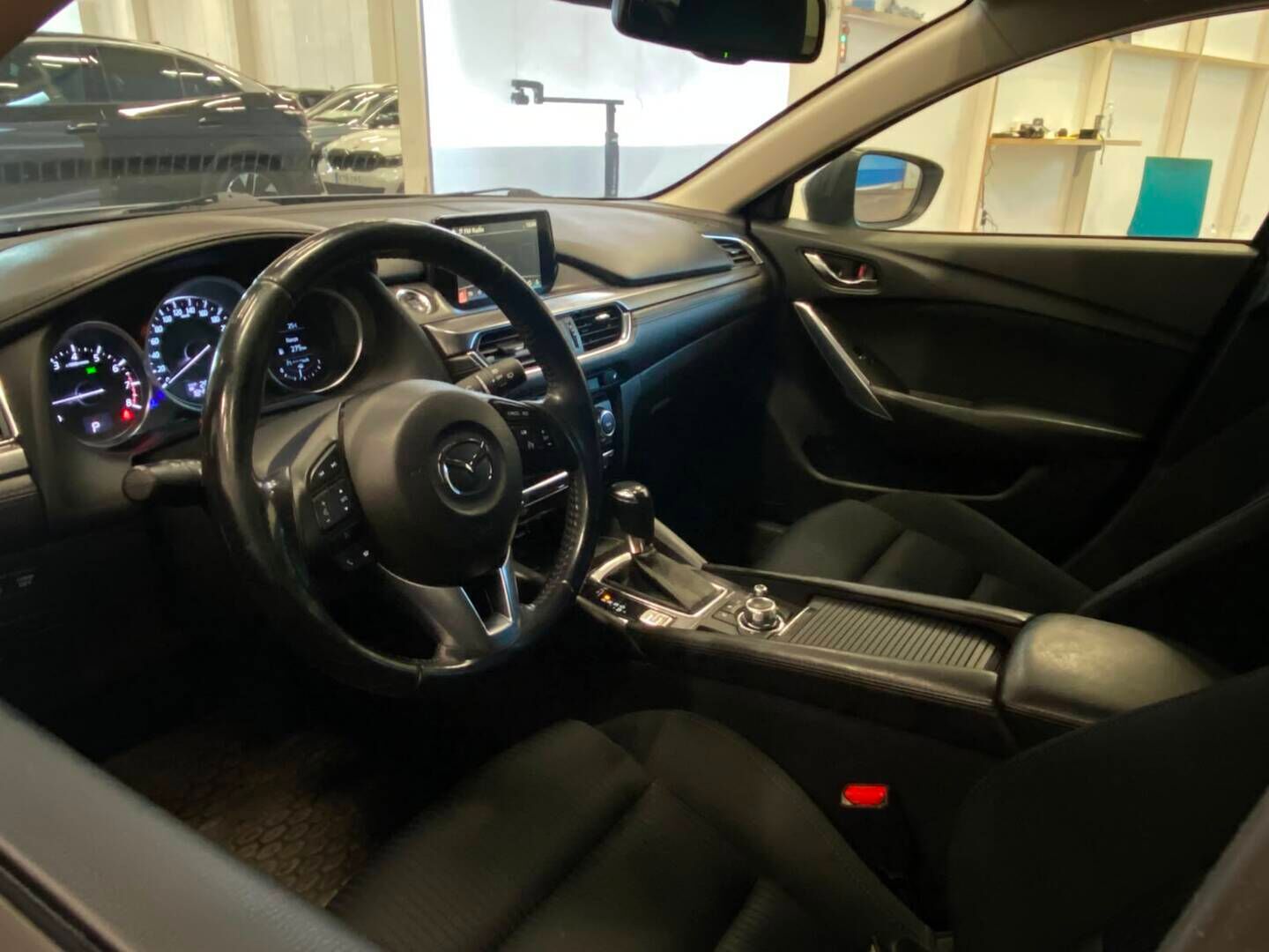Mazda Mazda6 2016 Sport Wagon 2,0 (165) SKYACTIV-G Business Edition 6AT 5ov TL2B - | BLIS | LED-valot | Vakionopeudensäädin | Tutkat | Avaimeton käynnistys | Koukku | Lohkolämmitin | Bluetooth | 2x Renkaat&Vanteet | 