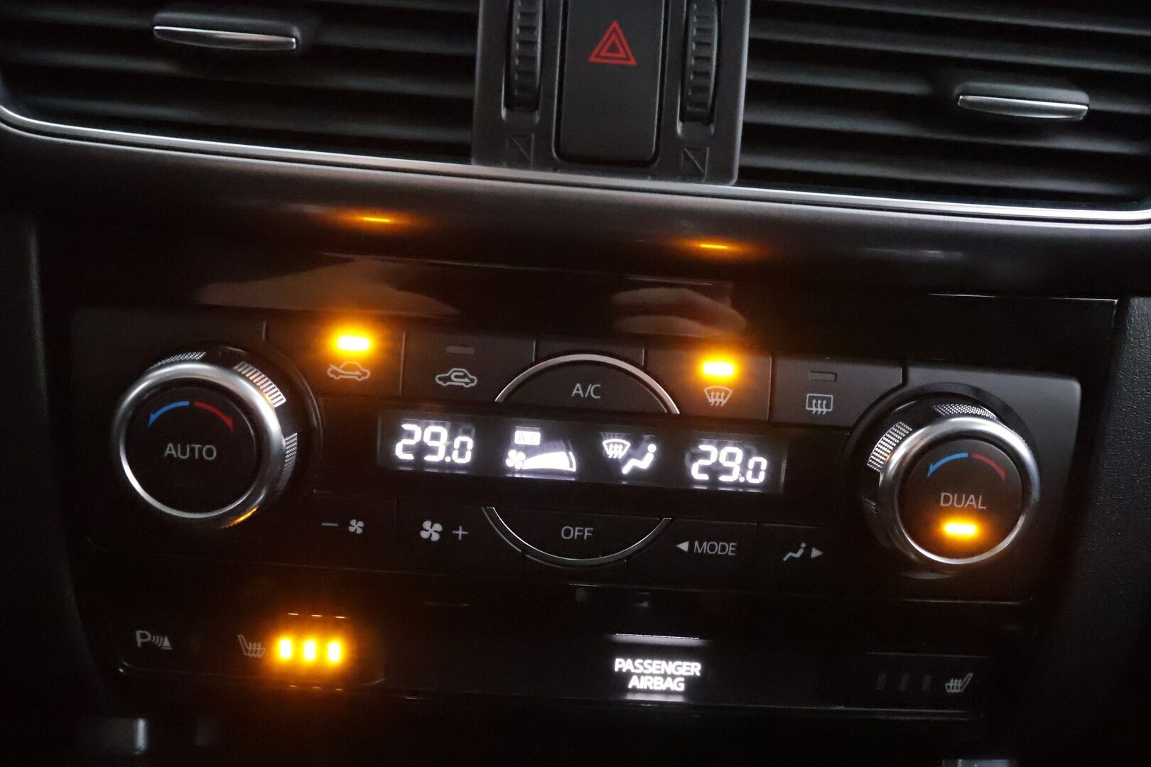 Mazda CX-5 2016 2,0 (165) SKYACTIV-G Premium Plus 6MT 5ov QA3 * 1.Om Suomi-auto /  Vakkari / P.tutkat / Koukku / LED * - Kahdet renkaat aluvanteilla - HULLUT JOULUT KORKOTARJOUS 2,49% 