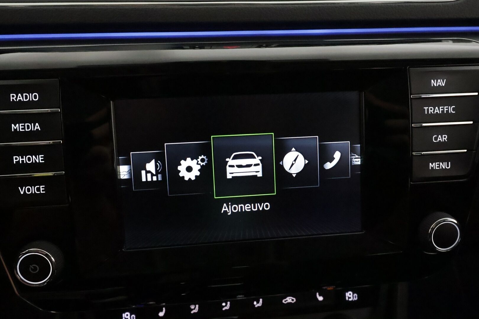 Skoda Superb 2016 Combi 2,0 TDI 190 4x4 Style DSG **Canton / Webasto / Koukku / Adapt.Vakkari / Xenon / P.Tutkat / Muistipenkki / Navi** - Suomi-auto / Kahdet Renkaat / Merkkihuollettu! / **HYVILLÄ KAMOILLA**