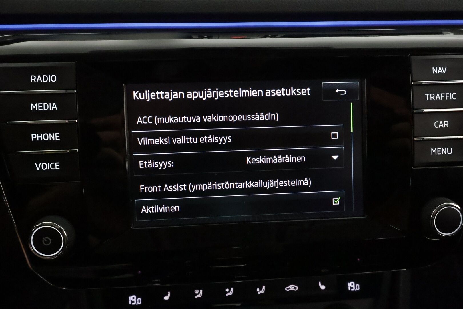 Skoda Superb 2016 Combi 2,0 TDI 190 4x4 Style DSG **Canton / Webasto / Koukku / Adapt.Vakkari / Xenon / P.Tutkat / Muistipenkki / Navi** - Suomi-auto / Kahdet Renkaat / Merkkihuollettu! / **HYVILLÄ KAMOILLA**