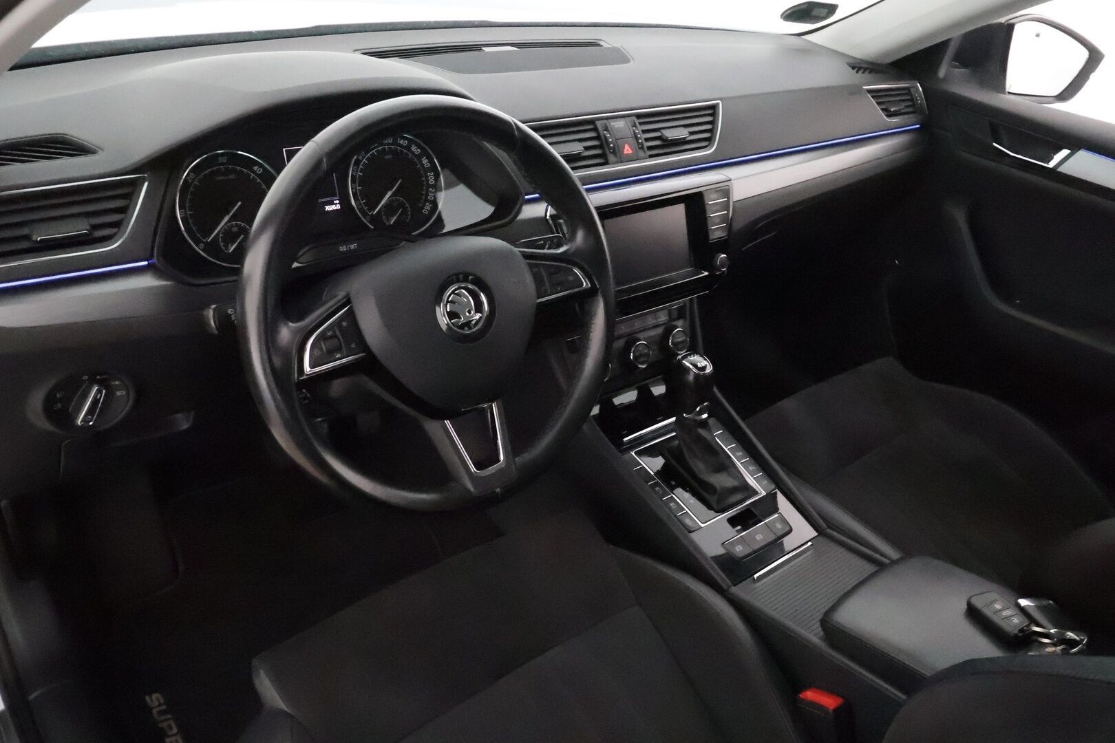 Skoda Superb 2016 Combi 2,0 TDI 190 4x4 Style DSG **Canton / Webasto / Koukku / Adapt.Vakkari / Xenon / P.Tutkat / Muistipenkki / Navi** - Suomi-auto / Kahdet Renkaat / Merkkihuollettu! / **HYVILLÄ KAMOILLA**
