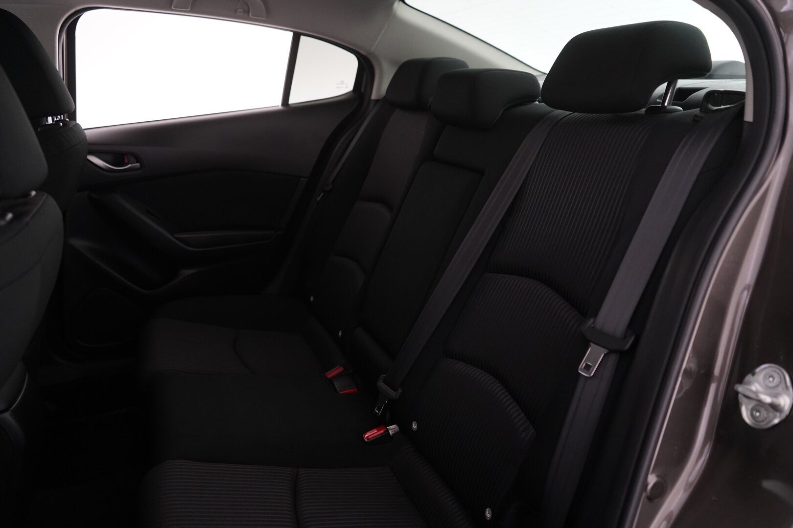 Mazda 3 2016 Sedan 2,0 (120) SKYACTIV-G Premium Plus 6AT 4ov CP2 *Vakkari / Lohko / Tutka* - Suomi-auto / Kahdet OEM vanteet! / Pienet kilometrit / Juuri katsastettu