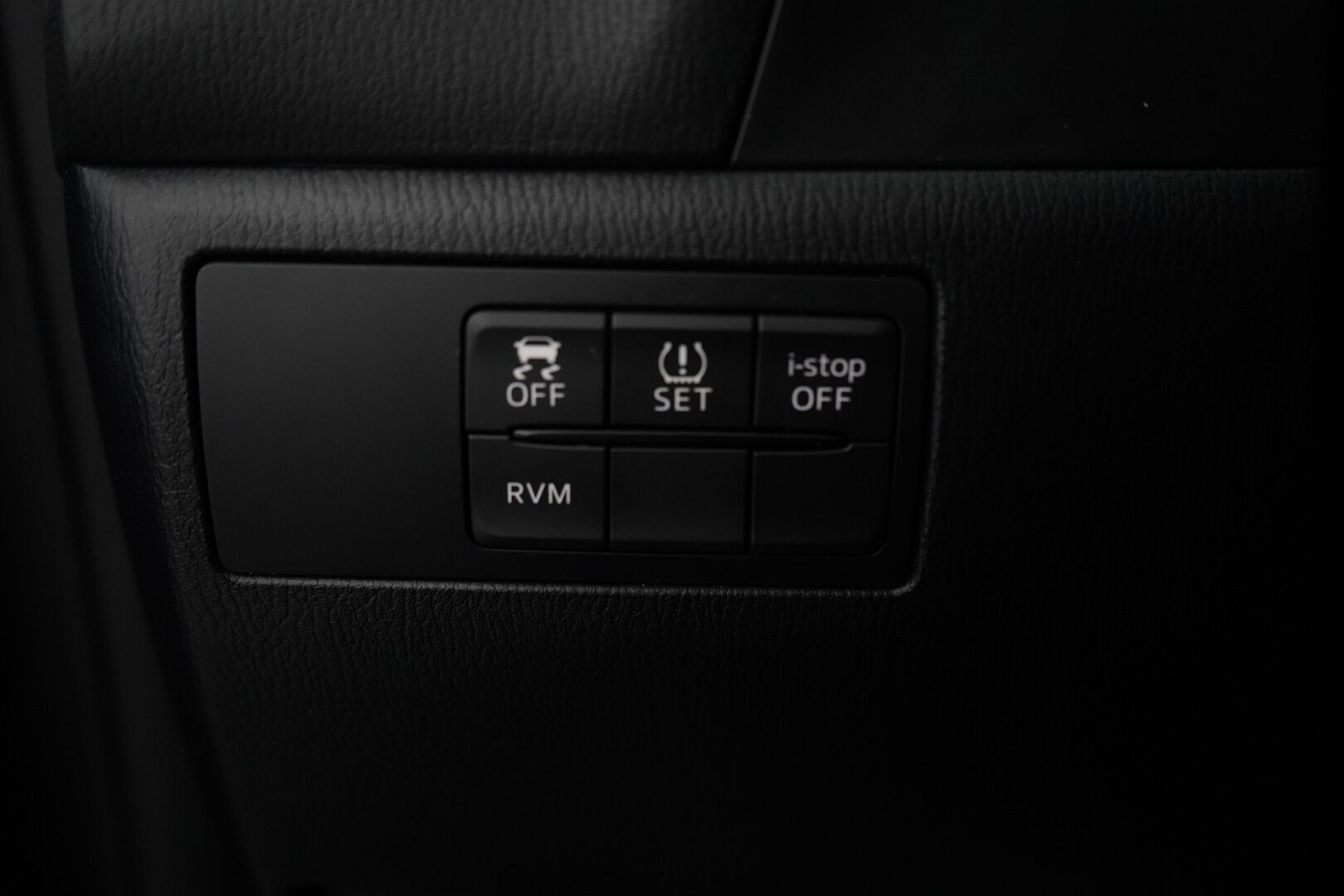 Mazda 3 2016 Sedan 2,0 (120) SKYACTIV-G Premium Plus 6AT 4ov CP2 *Vakkari / Lohko / Tutka* - Suomi-auto / Kahdet OEM vanteet! / Pienet kilometrit / Juuri katsastettu