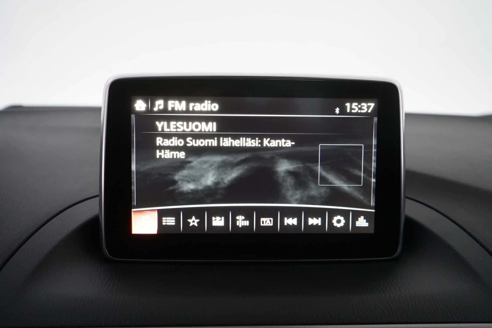 Mazda 3 2016 Sedan 2,0 (120) SKYACTIV-G Premium Plus 6AT 4ov CP2 *Vakkari / Lohko / Tutka* - Suomi-auto / Kahdet OEM vanteet! / Pienet kilometrit / Juuri katsastettu