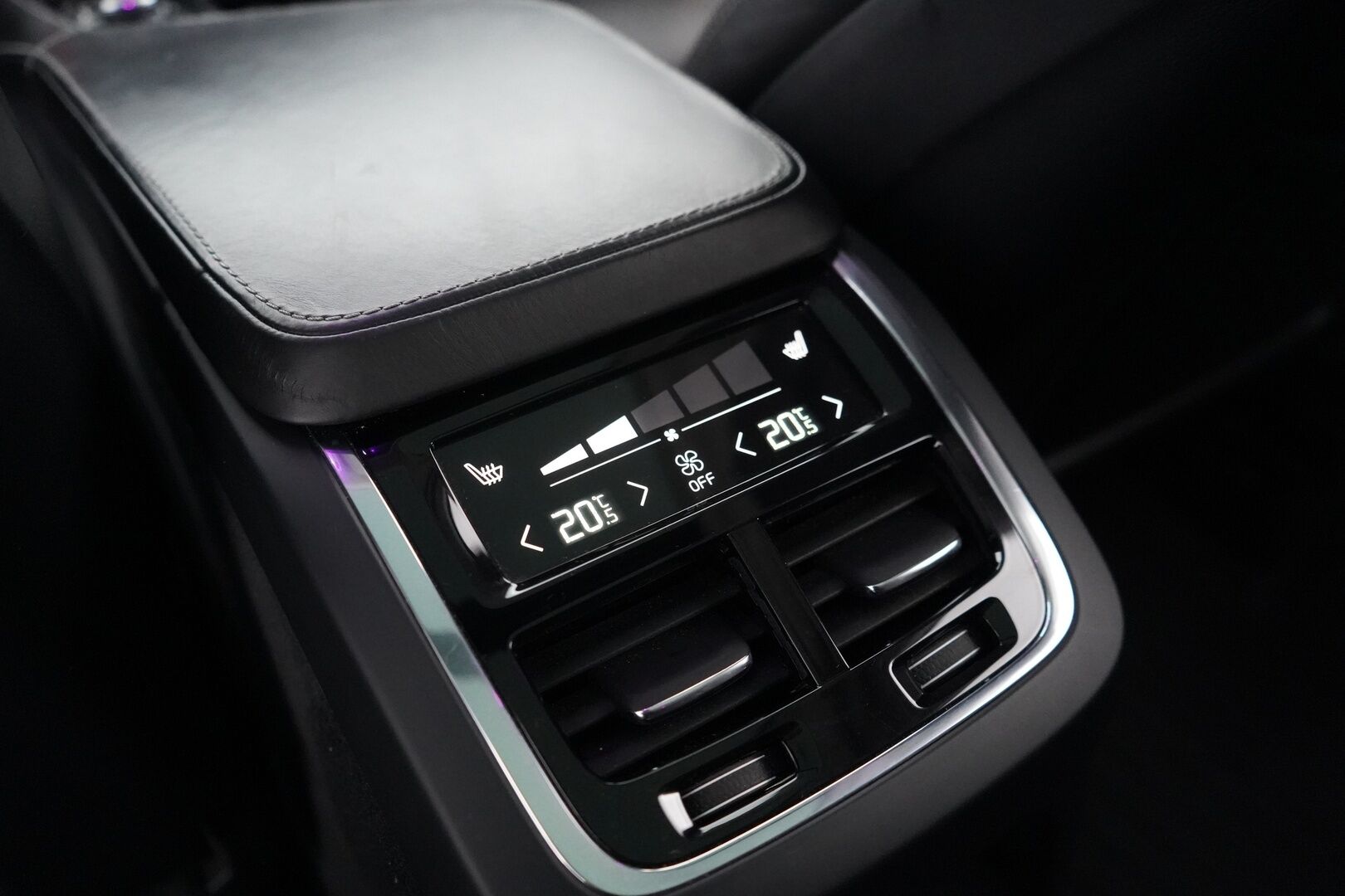 Volvo XC90 2016 T8 Twin Engine AWD Inscription aut - Juuri saapunut 7-paikkainen | Alletaittuva koukku | Bowers&Wilkins | Nahkapenkit muistilla | HUD | Panorama | Kamera
