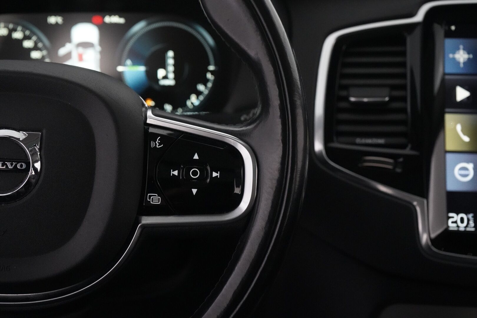 Volvo XC90 2016 T8 Twin Engine AWD Inscription aut - Juuri saapunut 7-paikkainen | Alletaittuva koukku | Bowers&Wilkins | Nahkapenkit muistilla | HUD | Panorama | Kamera