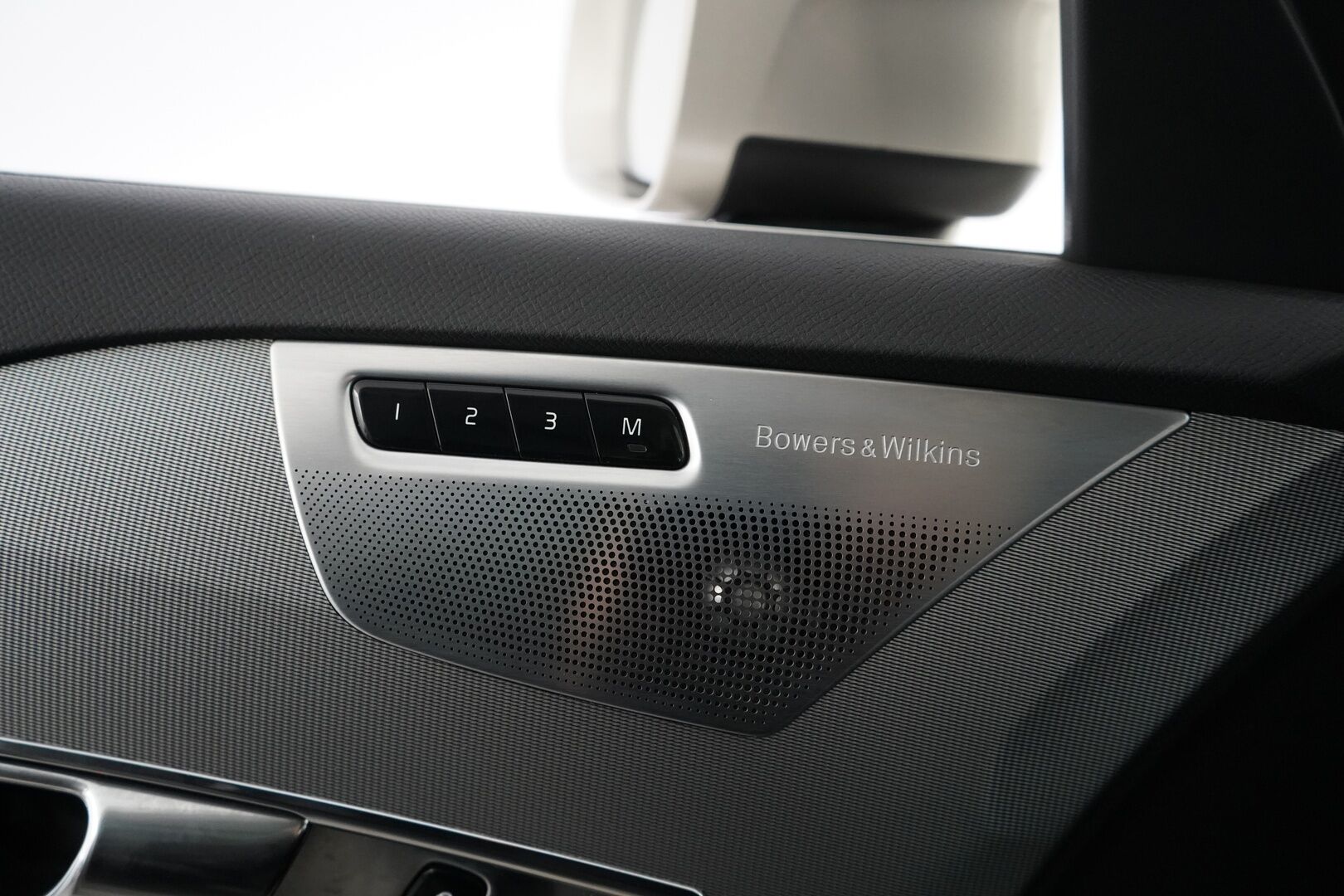 Volvo XC90 2016 T8 Twin Engine AWD Inscription aut - Juuri saapunut 7-paikkainen | Alletaittuva koukku | Bowers&Wilkins | Nahkapenkit muistilla | HUD | Panorama | Kamera