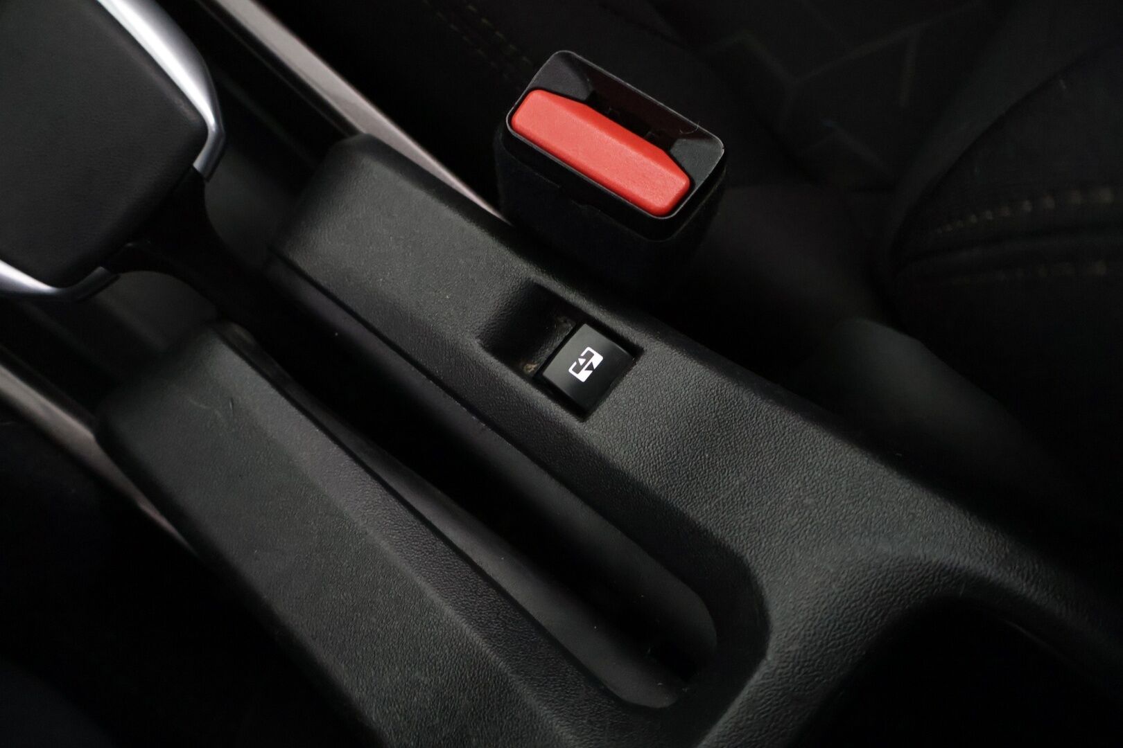 Peugeot 2008 2016 Vision VTi 82 - Panorama ikkuna | Lohko | Vakkari | Hyvin huollettu | Penkinlämmittimet