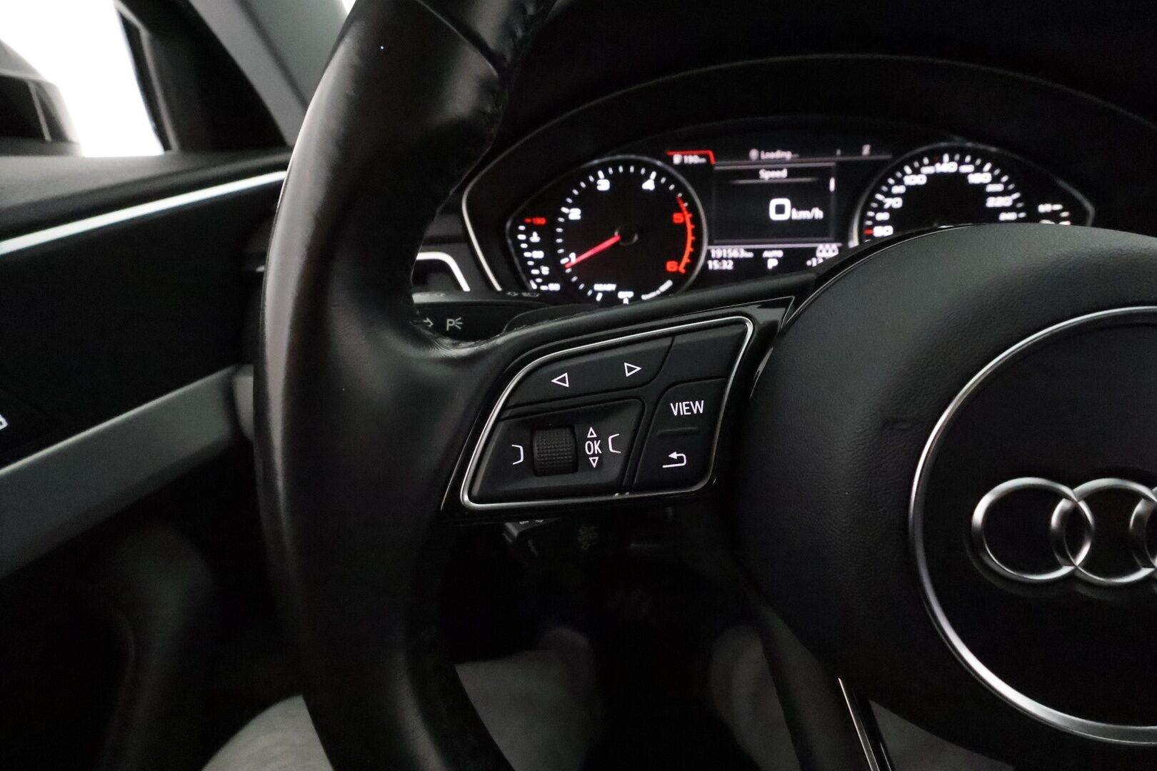 Audi A4 2016 Sedan First Edition Business Sport 2,0 TDI 140 kW quattro S tronic *Vakkari / P.tutkat / Sporttipenkit / Koukku / LED* - Suomi-auto / Kahdet renkaat aluvanteilla